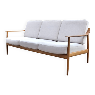 Knoll Antimott Sofa walnut