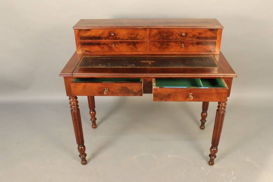 Bureau à gradins en acajou XIXème