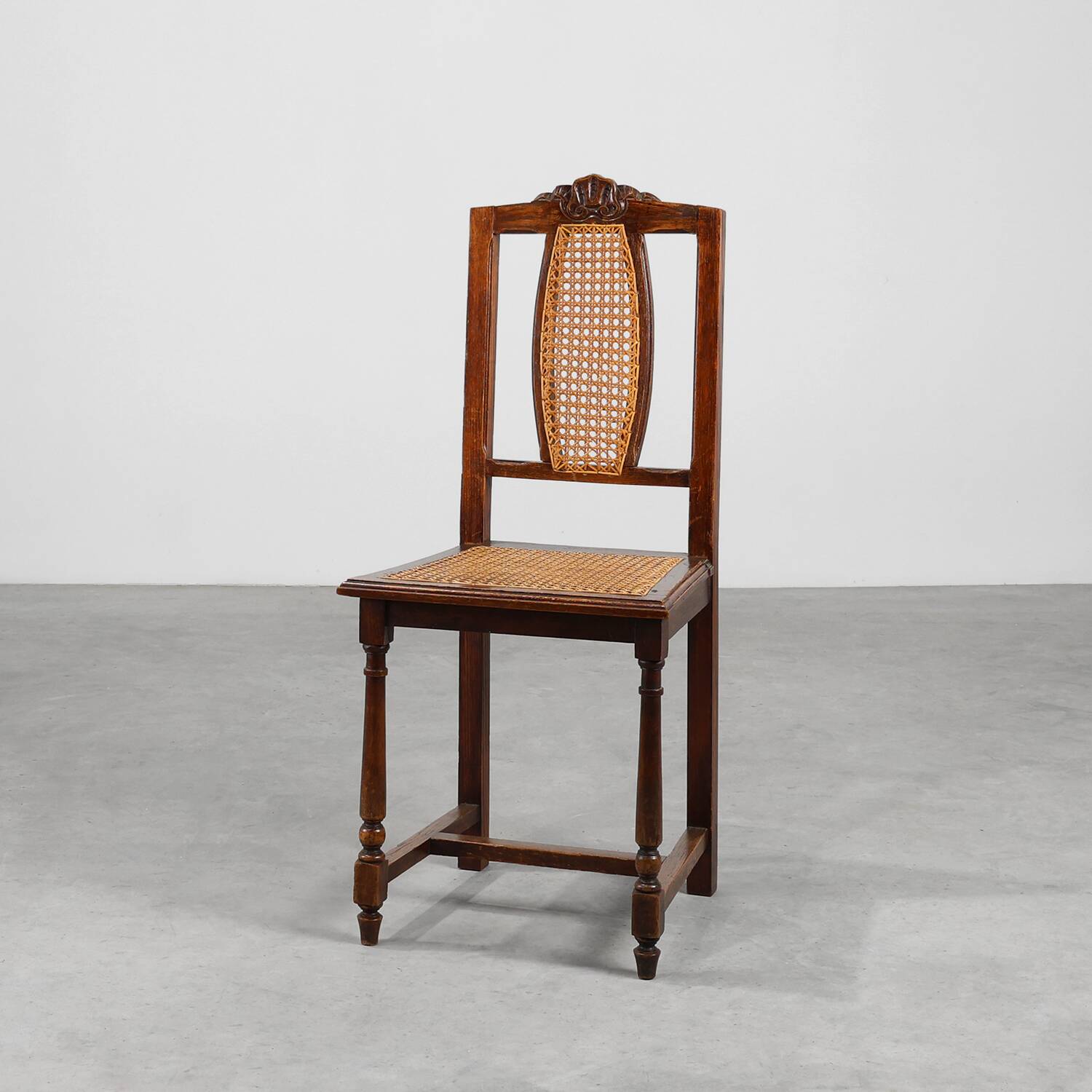 Chaise en bois et rotin française antique, vers 1900