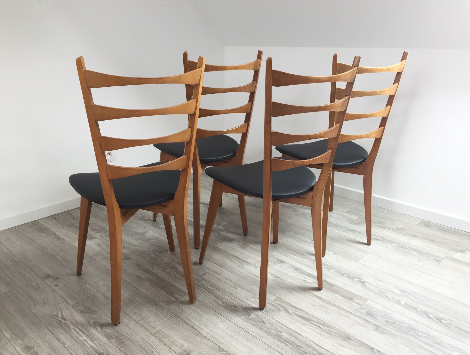 Set of 4 scandinavian chairs