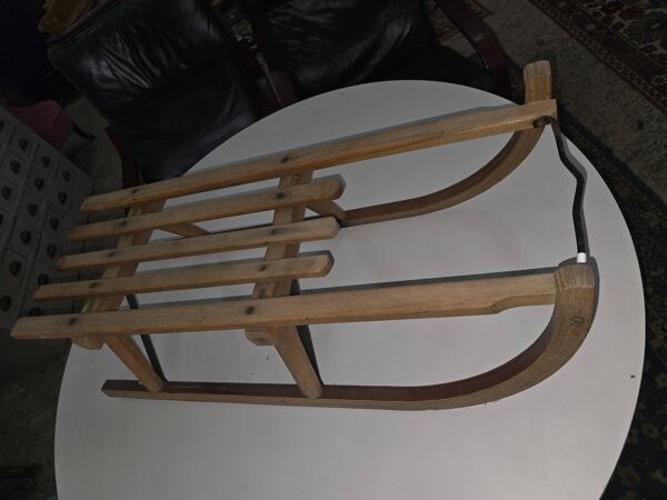 Luge vintage en bois