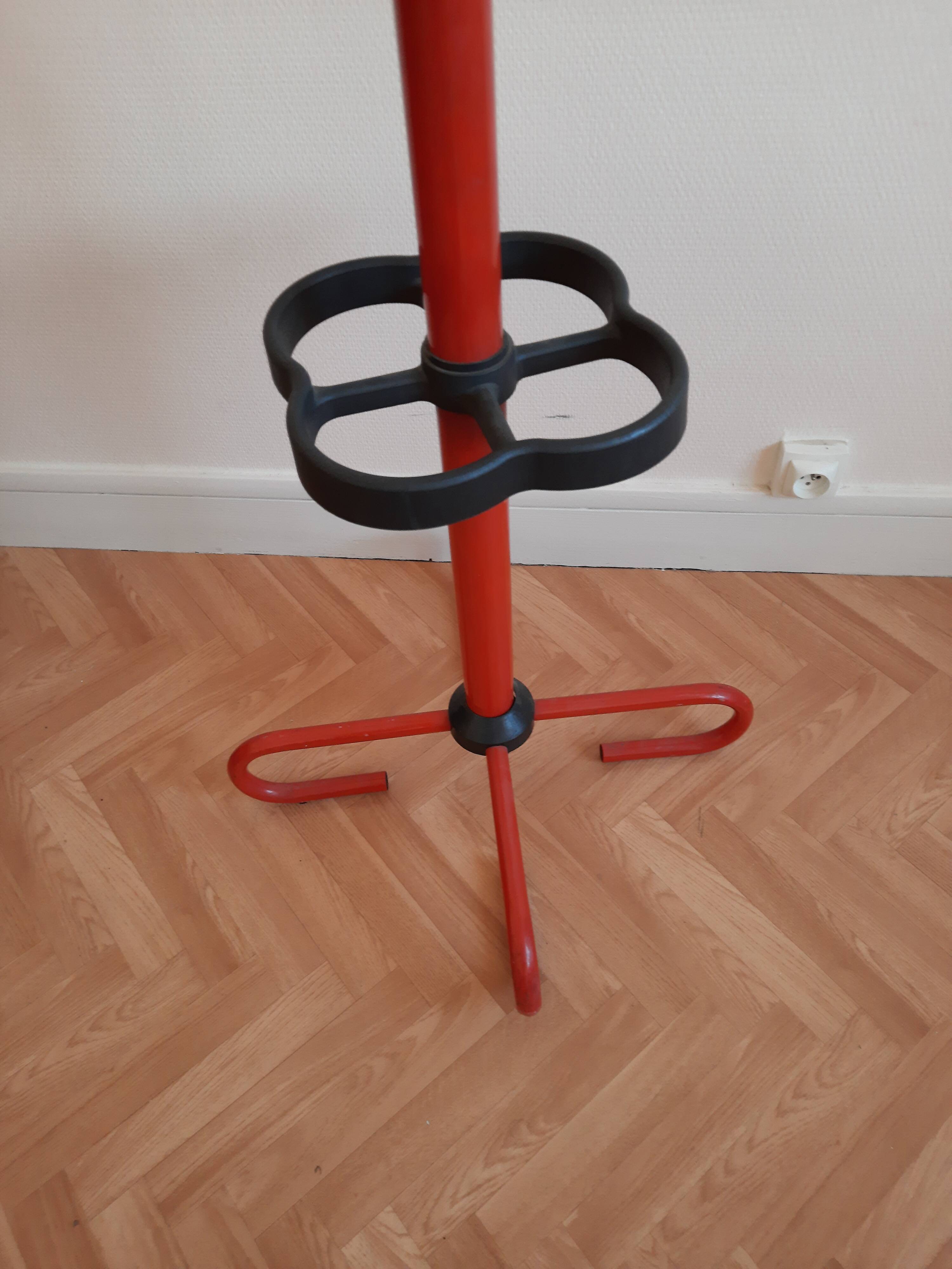 80s coats holder