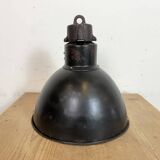 Suspension industrielle Bauhaus en tôle émaillée noire, années 1930