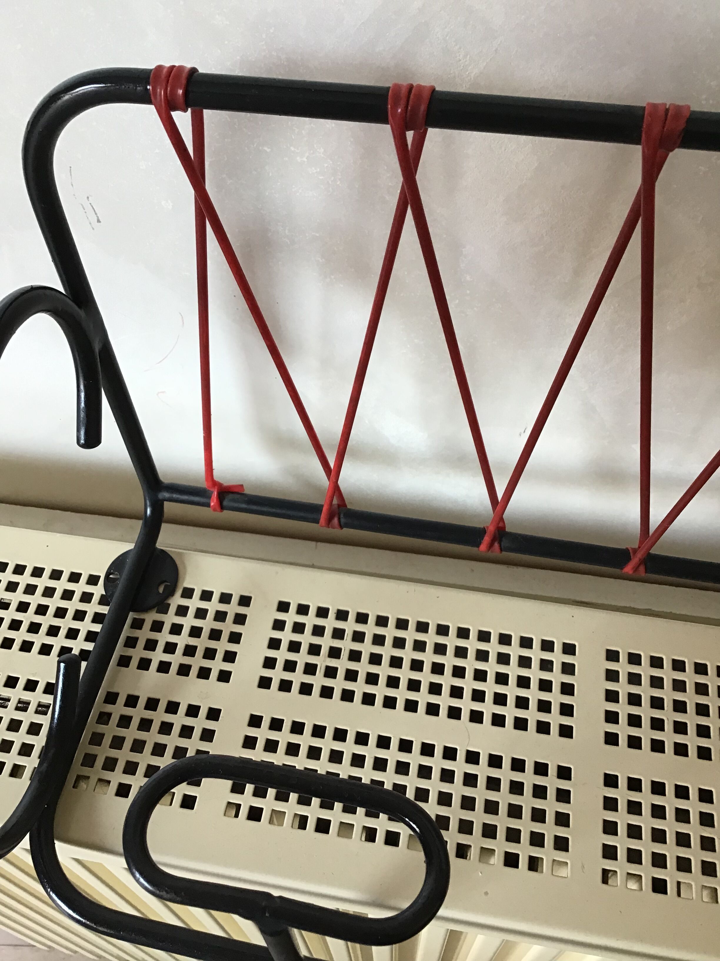 Vintage scoubidou coat rack