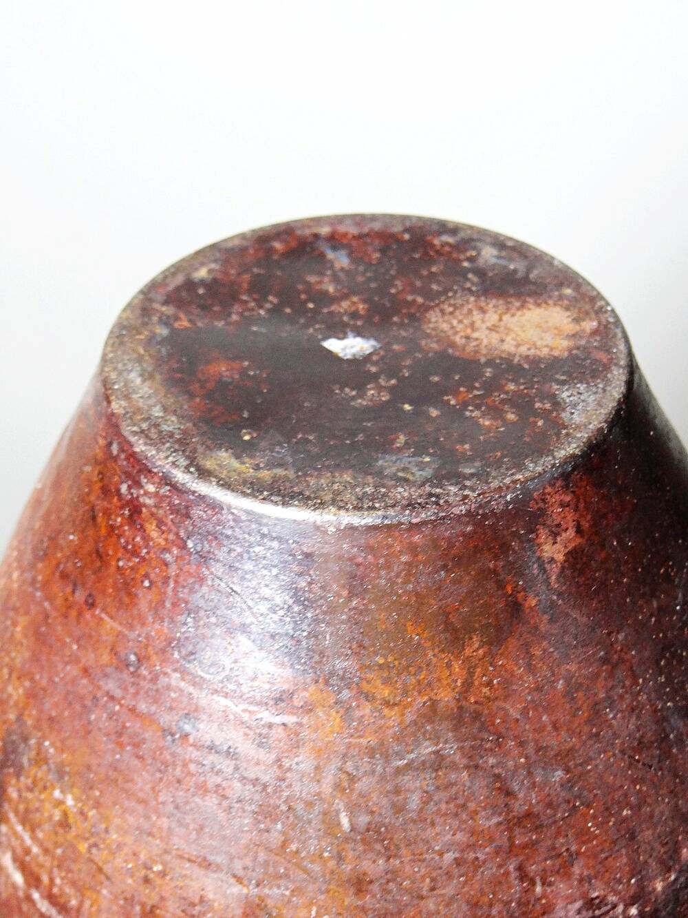 Grand vase potiche décoratif en métal vintage design minimaliste