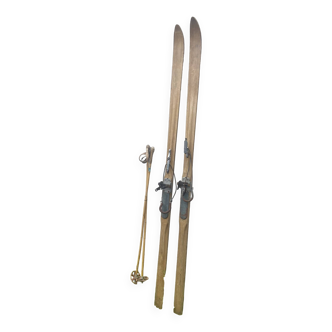 Old skis and poles
