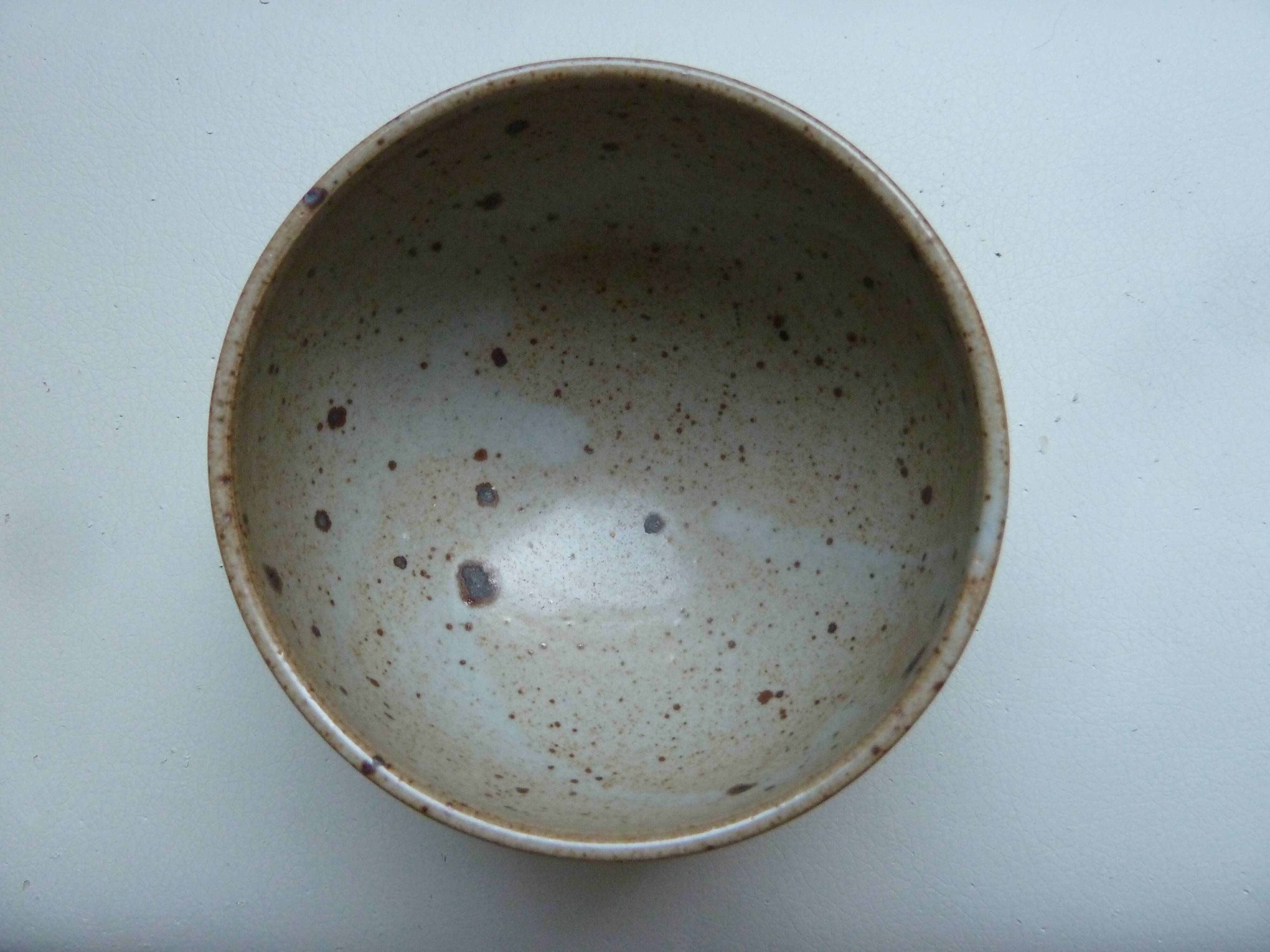 Set of 6 signed pyrity sandstone bowls