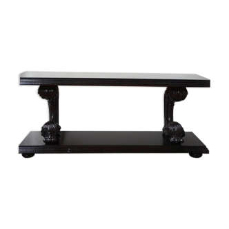 Console in walnut.