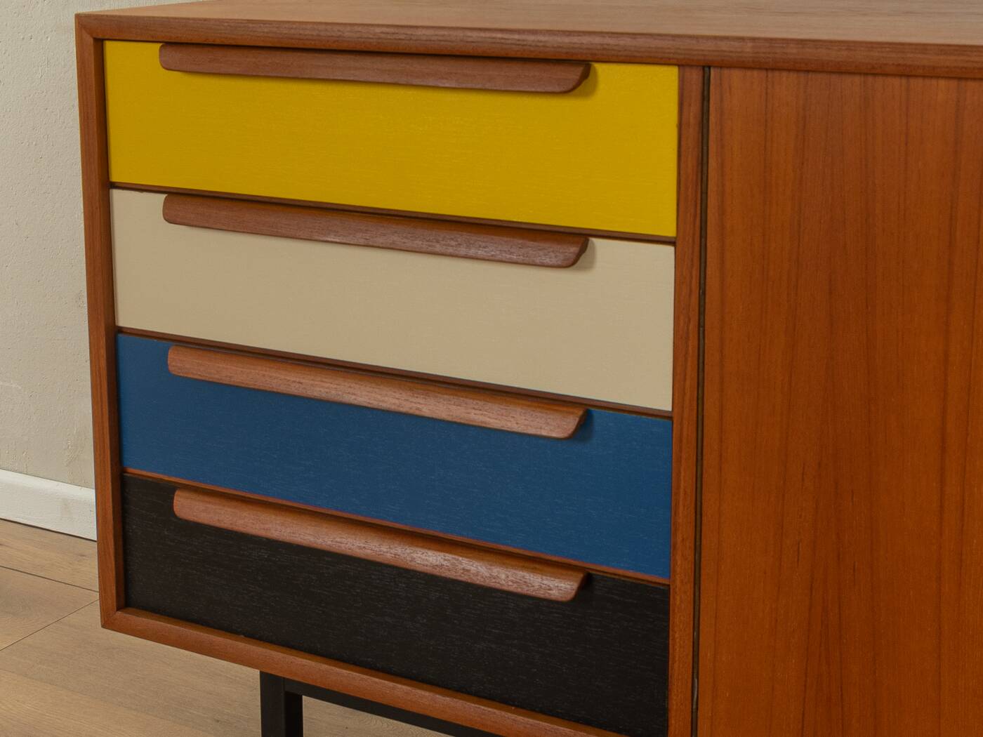 Sideboard with Colorful Drawers, Wk Möbel