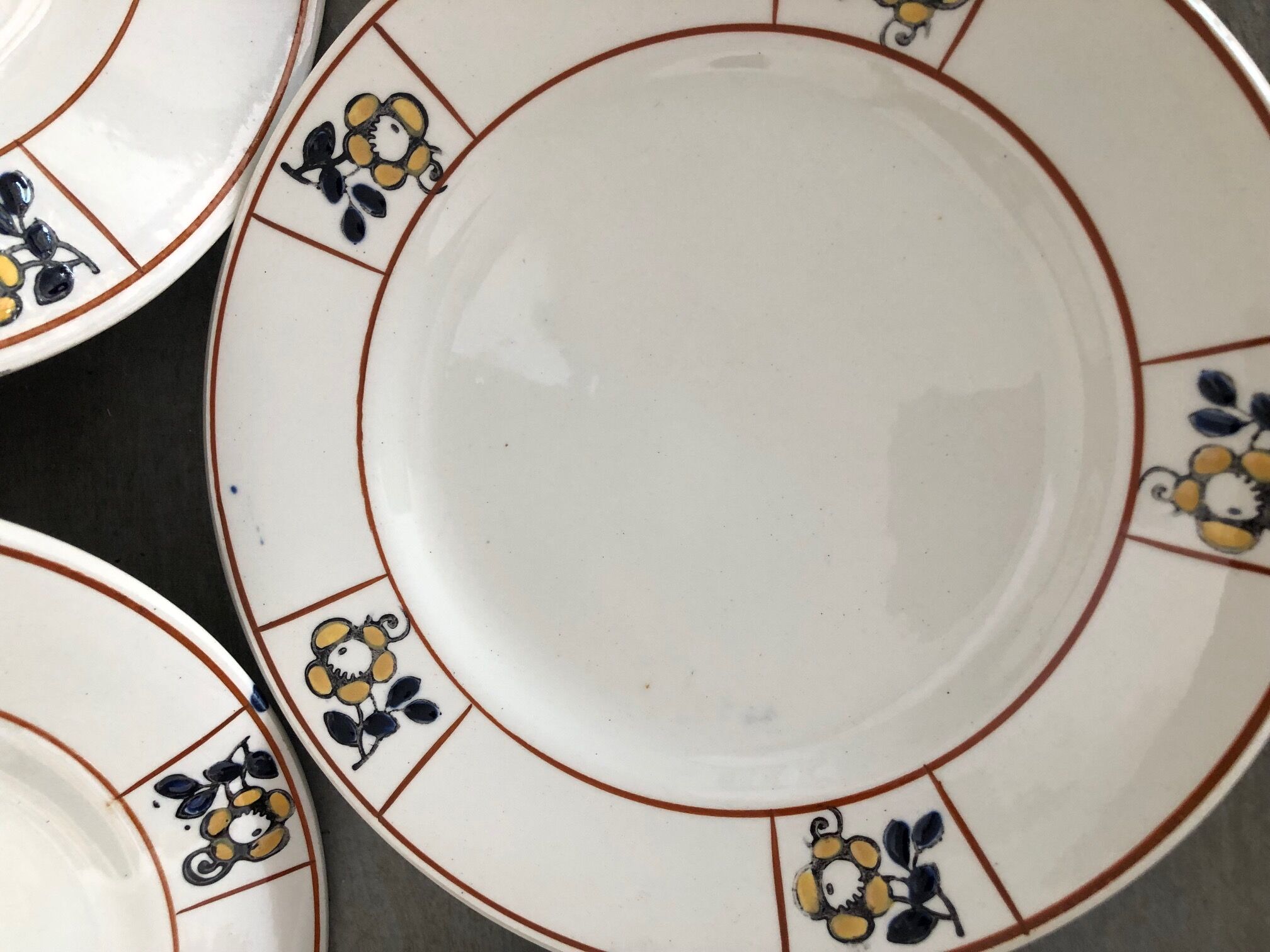 5 Terre de Fer dessert plates Salins Charbonnier