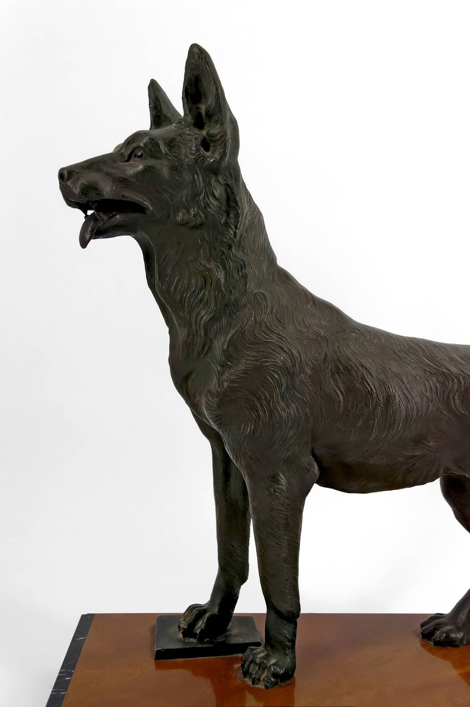 Sculpture representing a German Shepherd, Perrier Challenge Trophy, 1942
