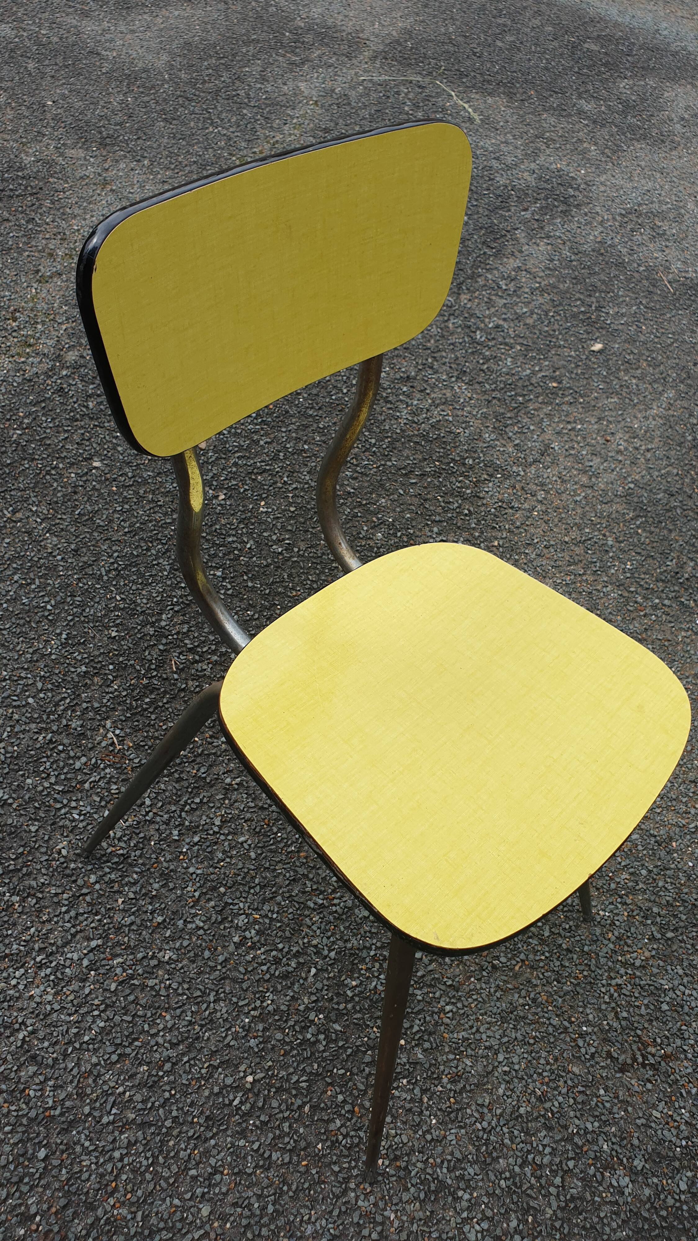 Chaise formica jaune canari