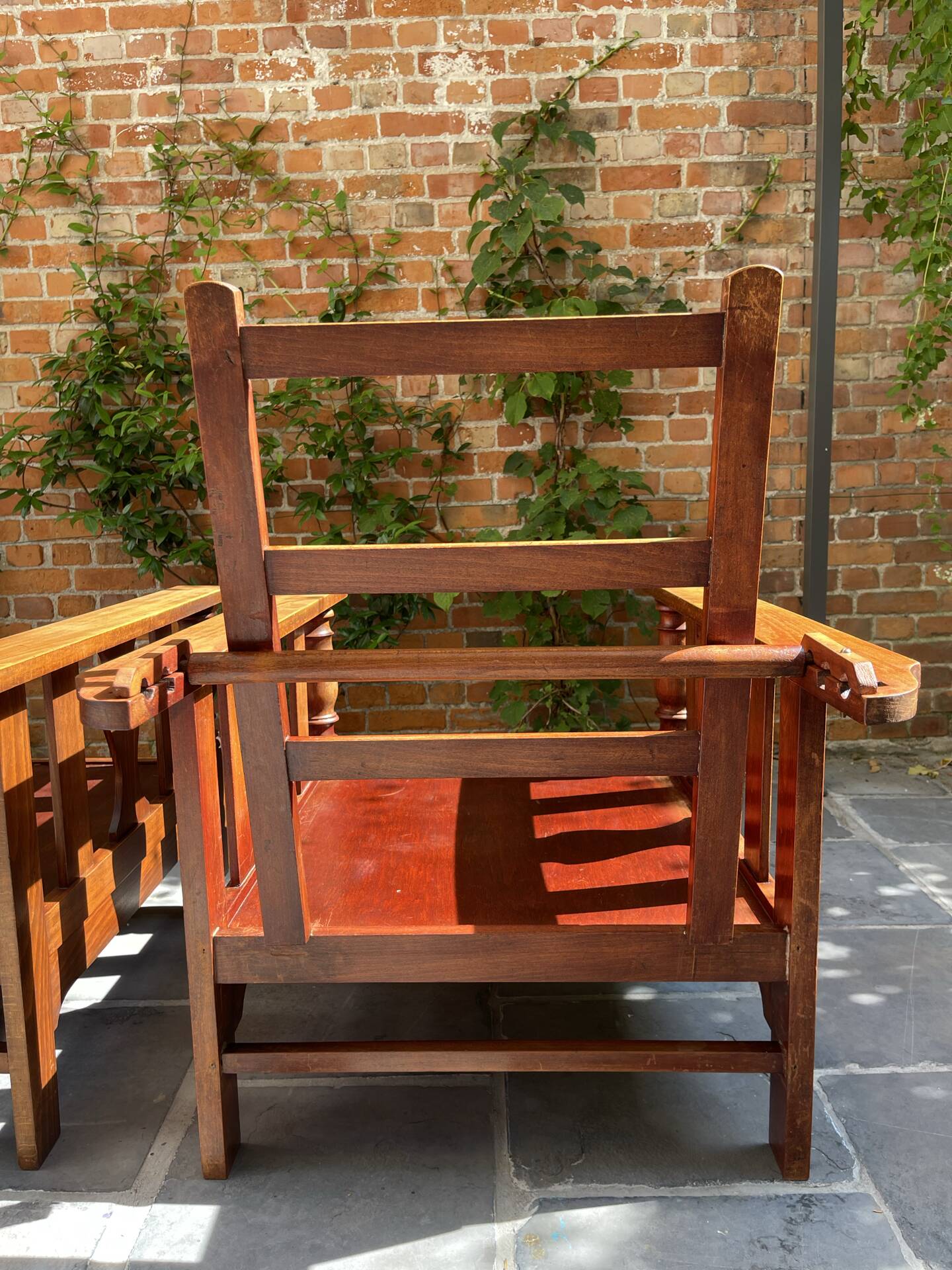 2 Armchairs with 2 Persian cushions