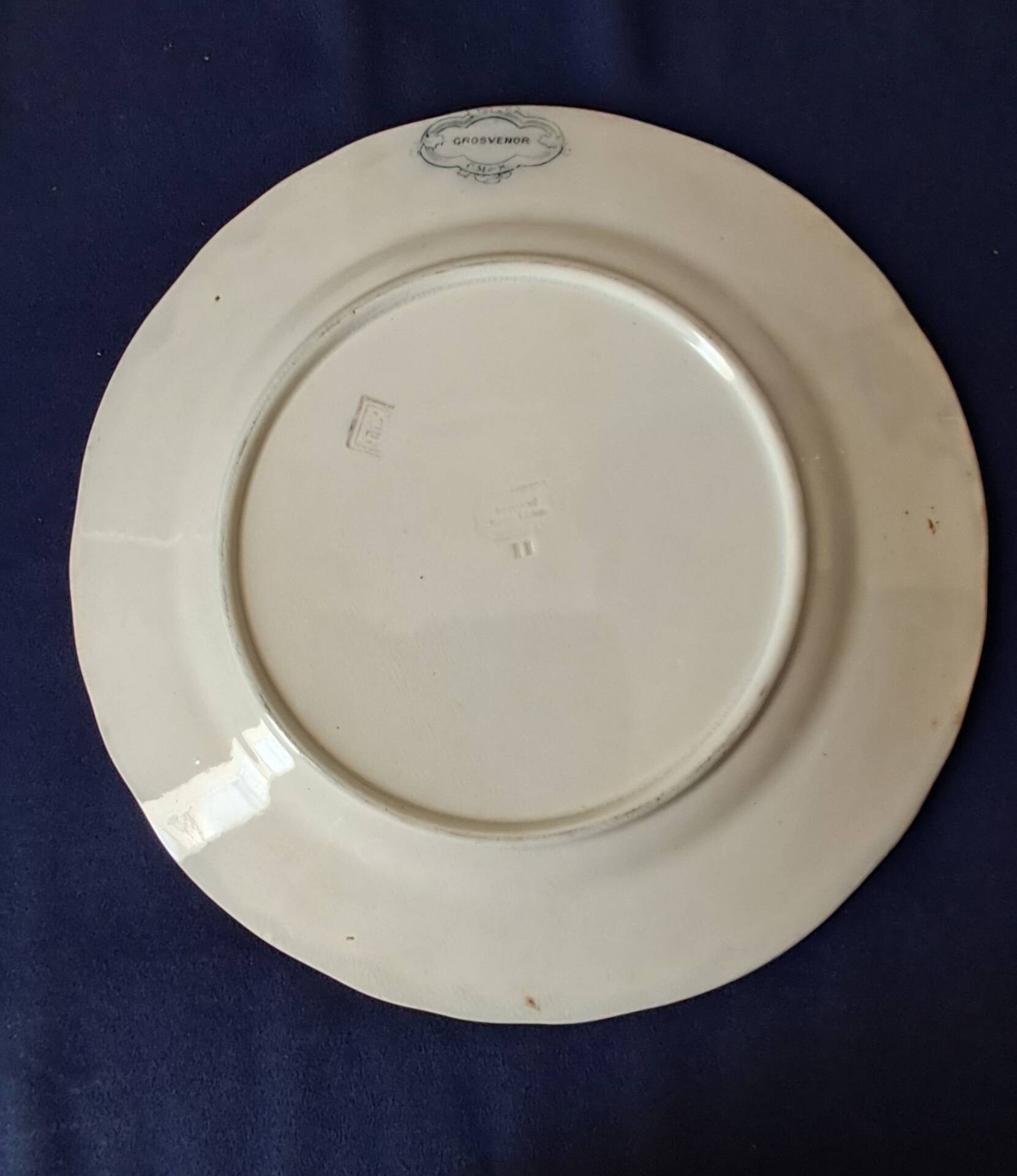Assiettes en faïence anglaise. 19ème.  Grosvenor China
