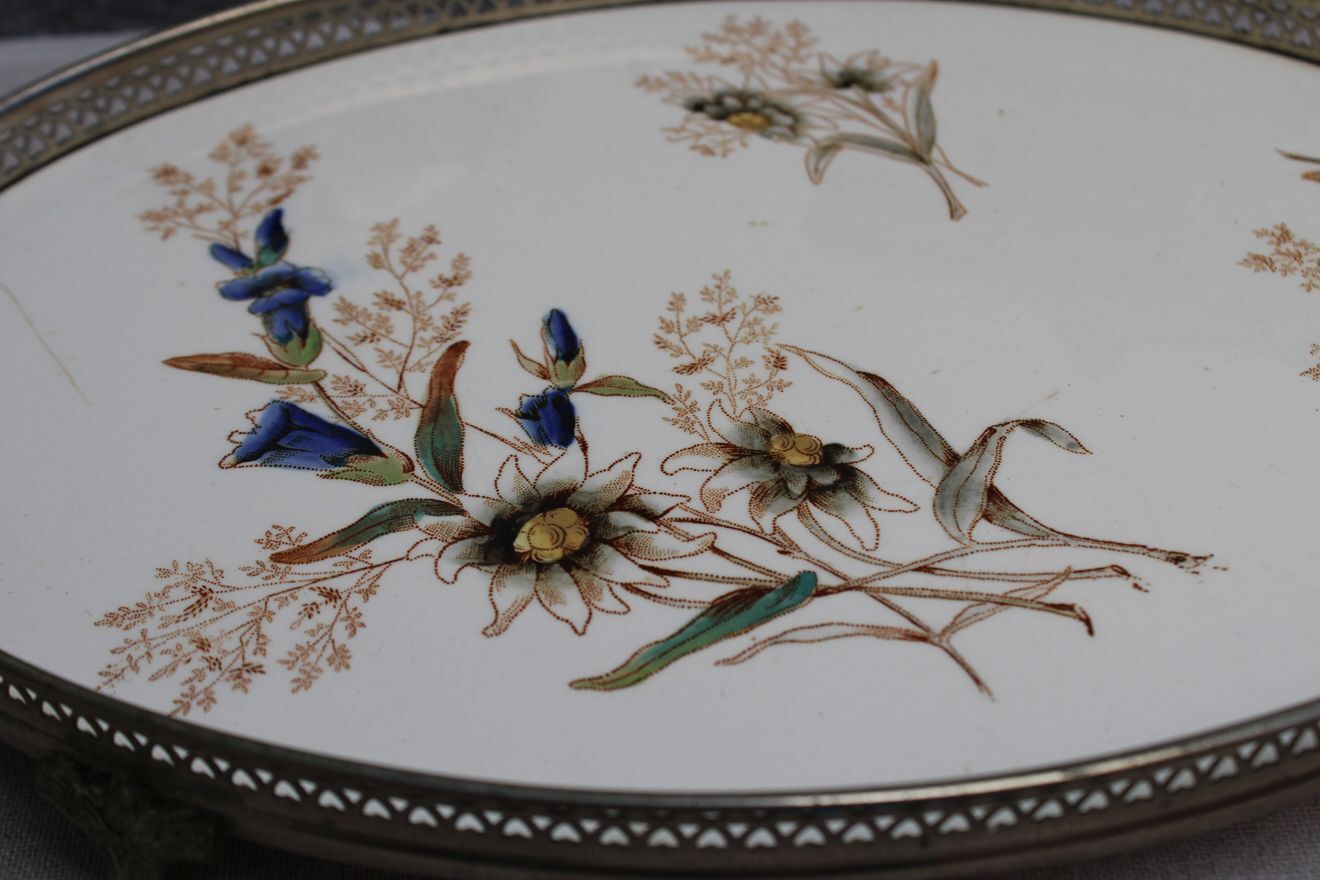 Oval ceramic top