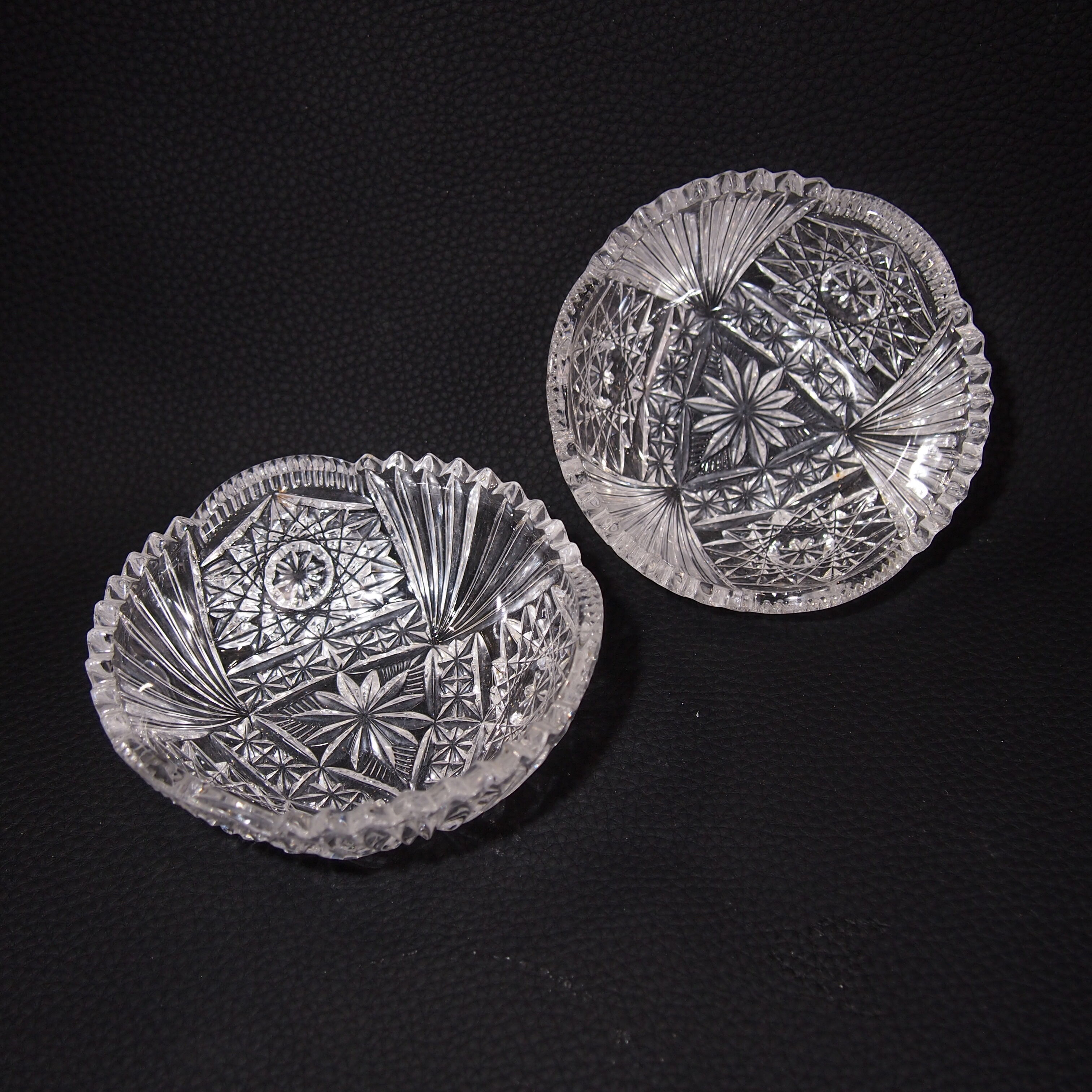 Paire de coupelles cristal taillé