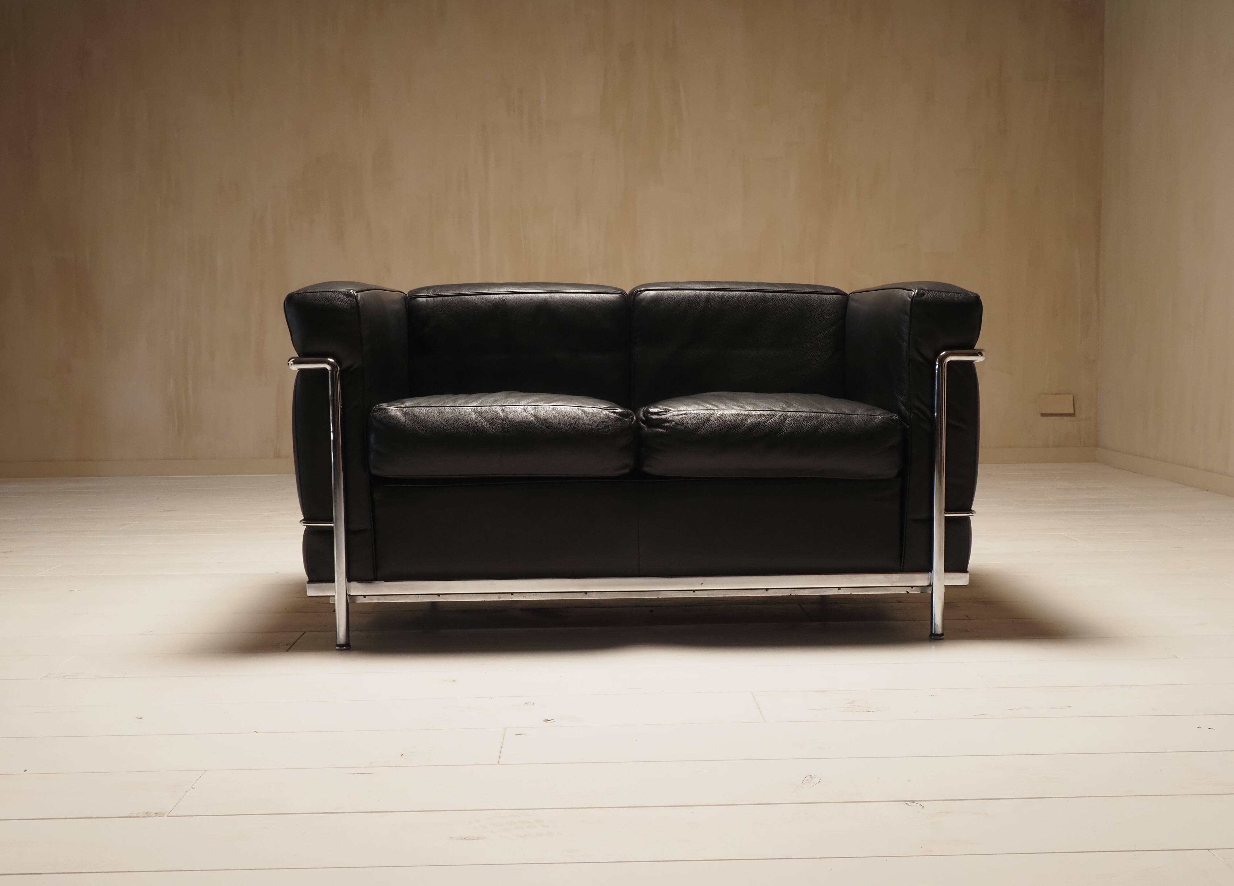Cassina LC2 vintage two-seater sofa by Charlotte Perriand and Le Corbusier