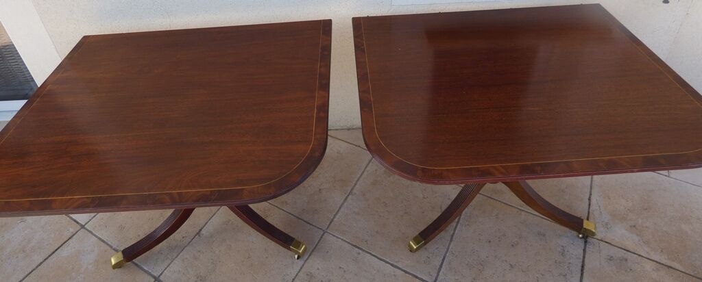 Mahogany top table inlaid with light wood nets and brass toes