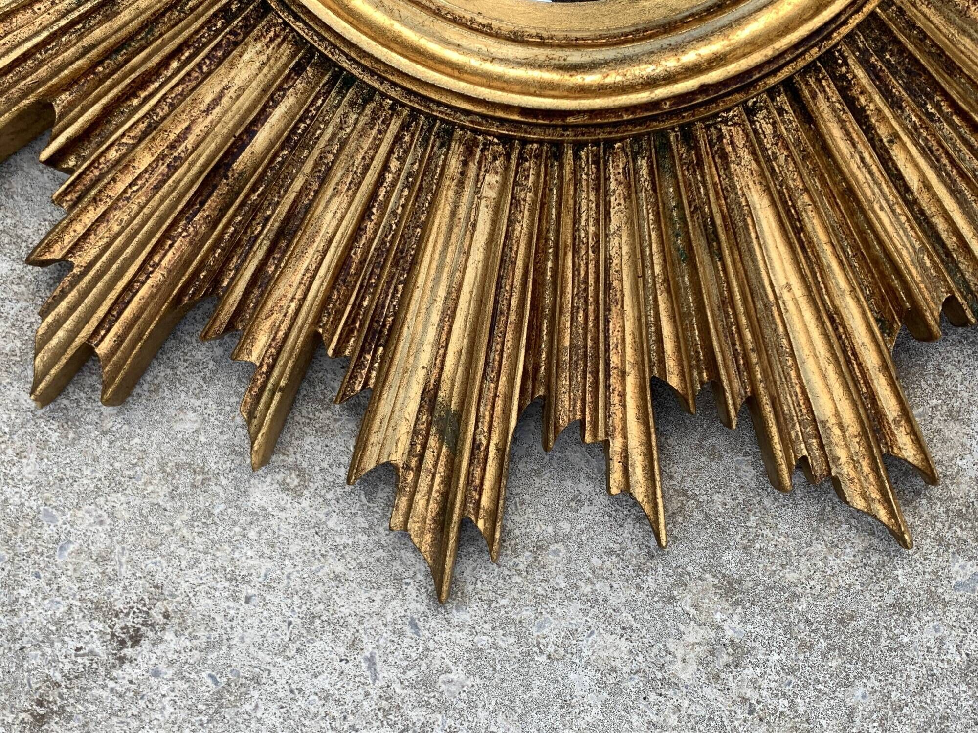 Mirror sun or wooden witch, gilded with gold leaf, diameter 41 cm