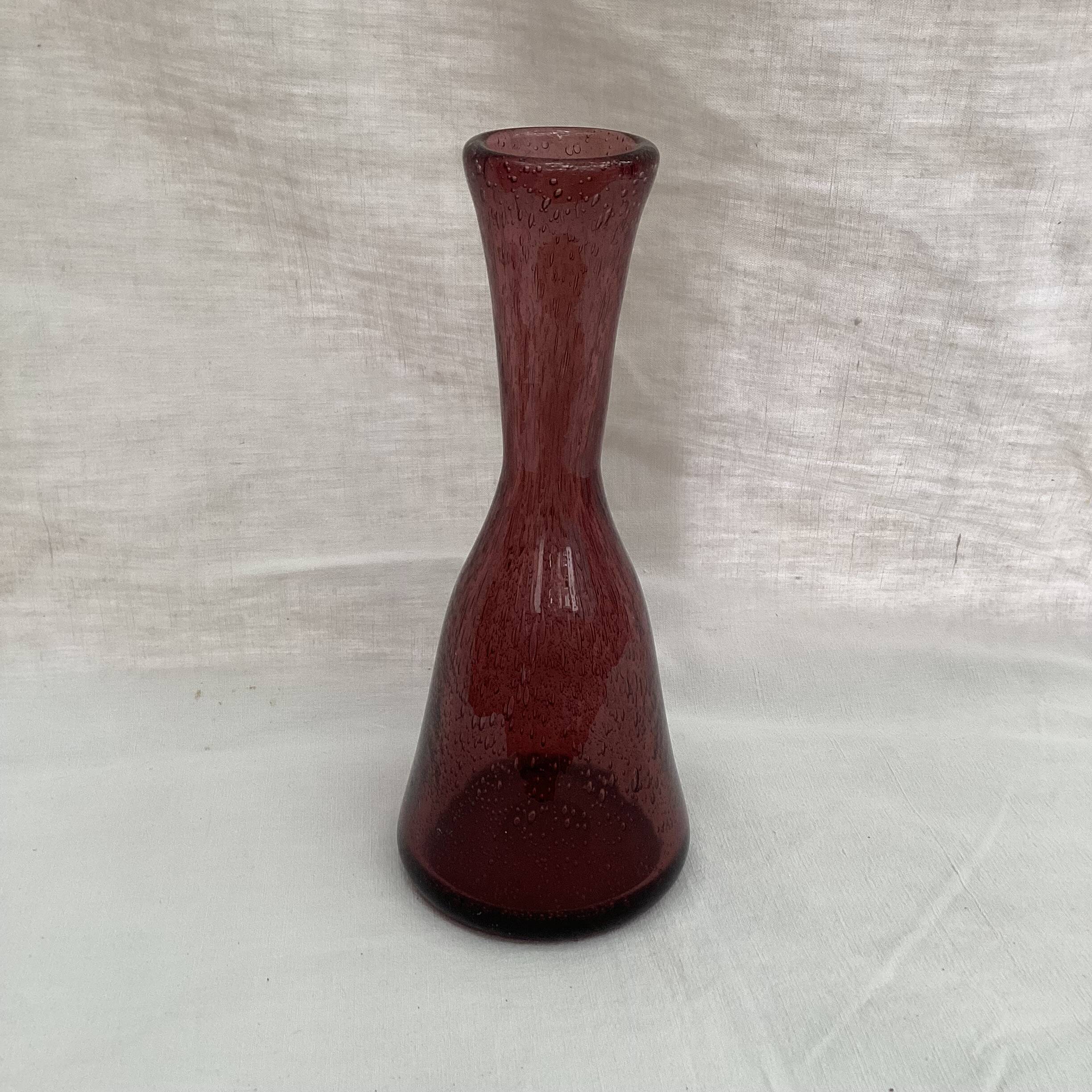 Mouth-blown glass vase Dimension: height -28 cm- diameter low-11cm-