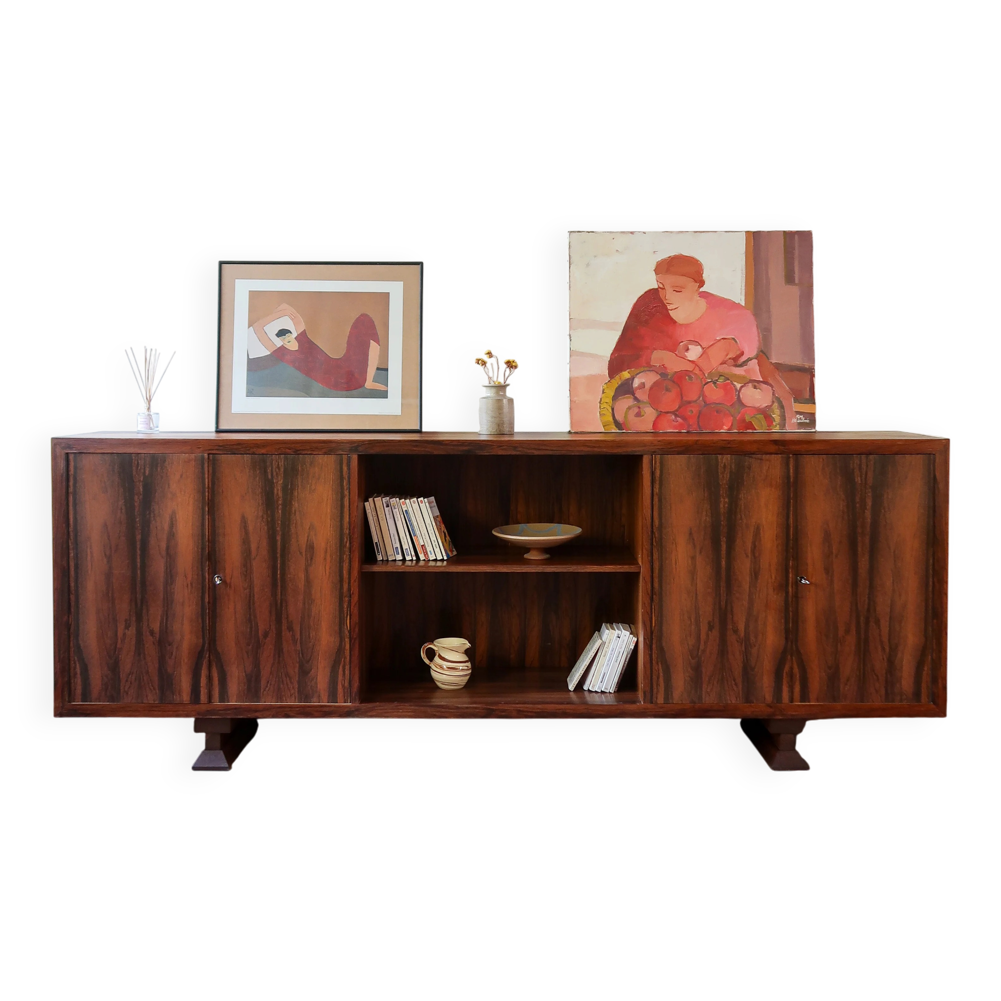 Large rosewood sideboard, 2 doors and central niche.