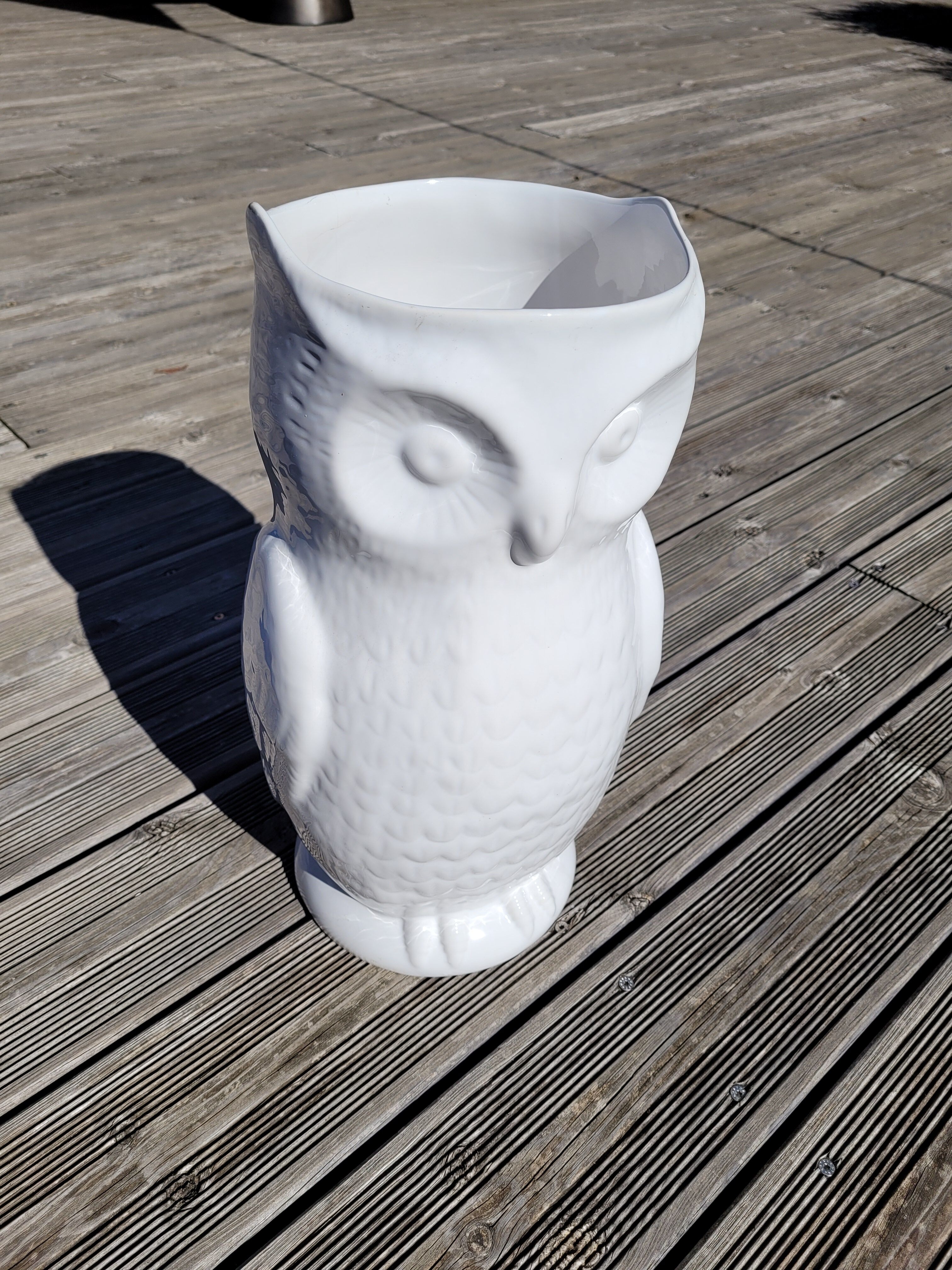 Porcelain owl umbrella holder