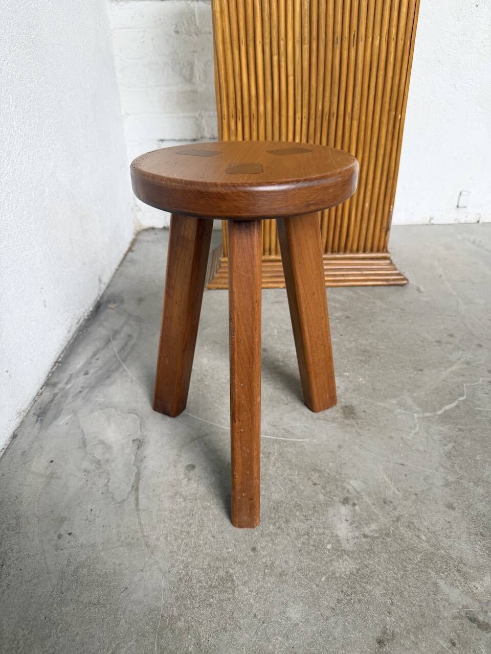Tripod stool elm