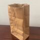 Vase Paper Bag trompe l’œil signé Alka Malta