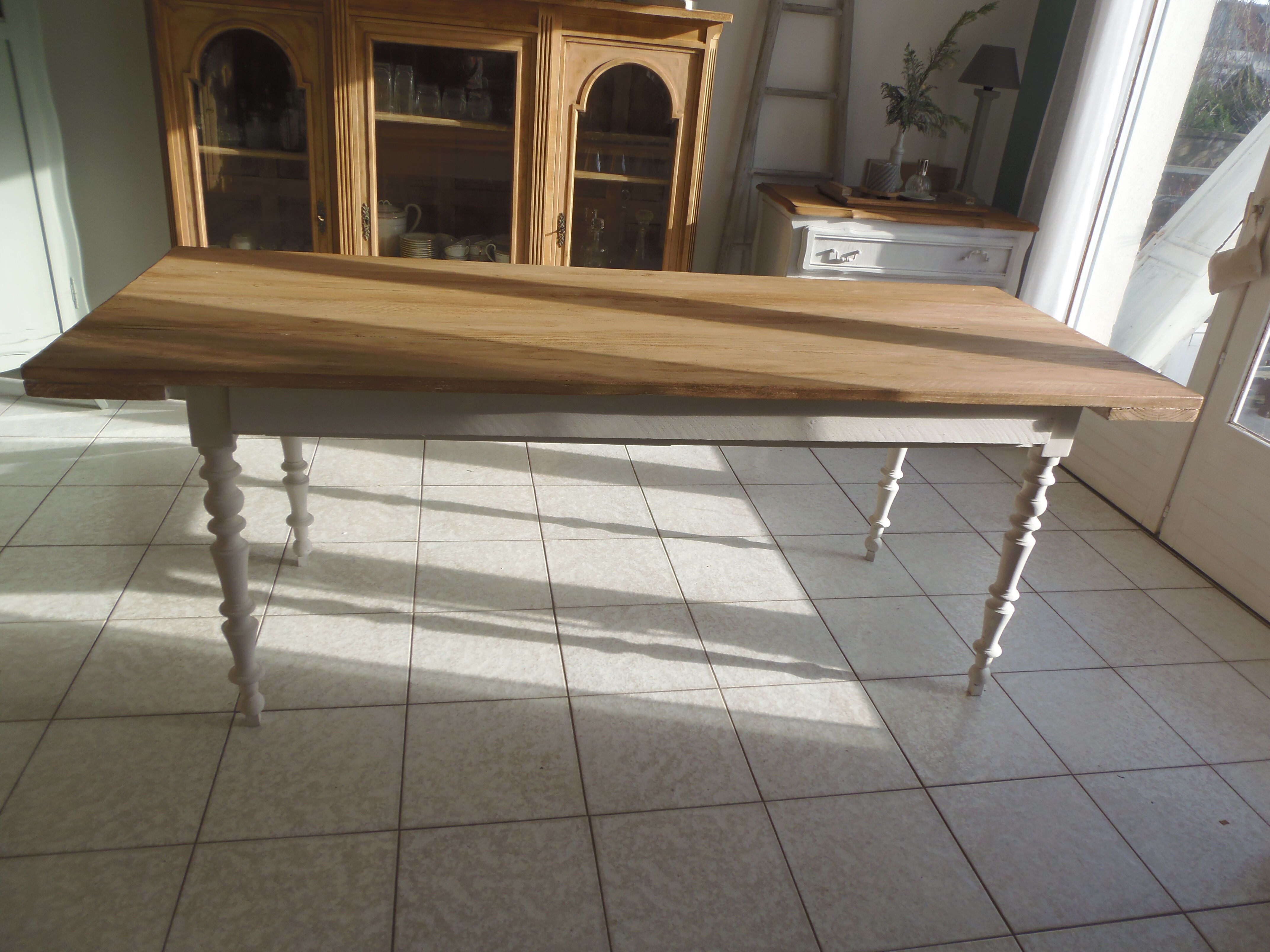 Farm table, leg and belt patinated pearl gray, wooden top.