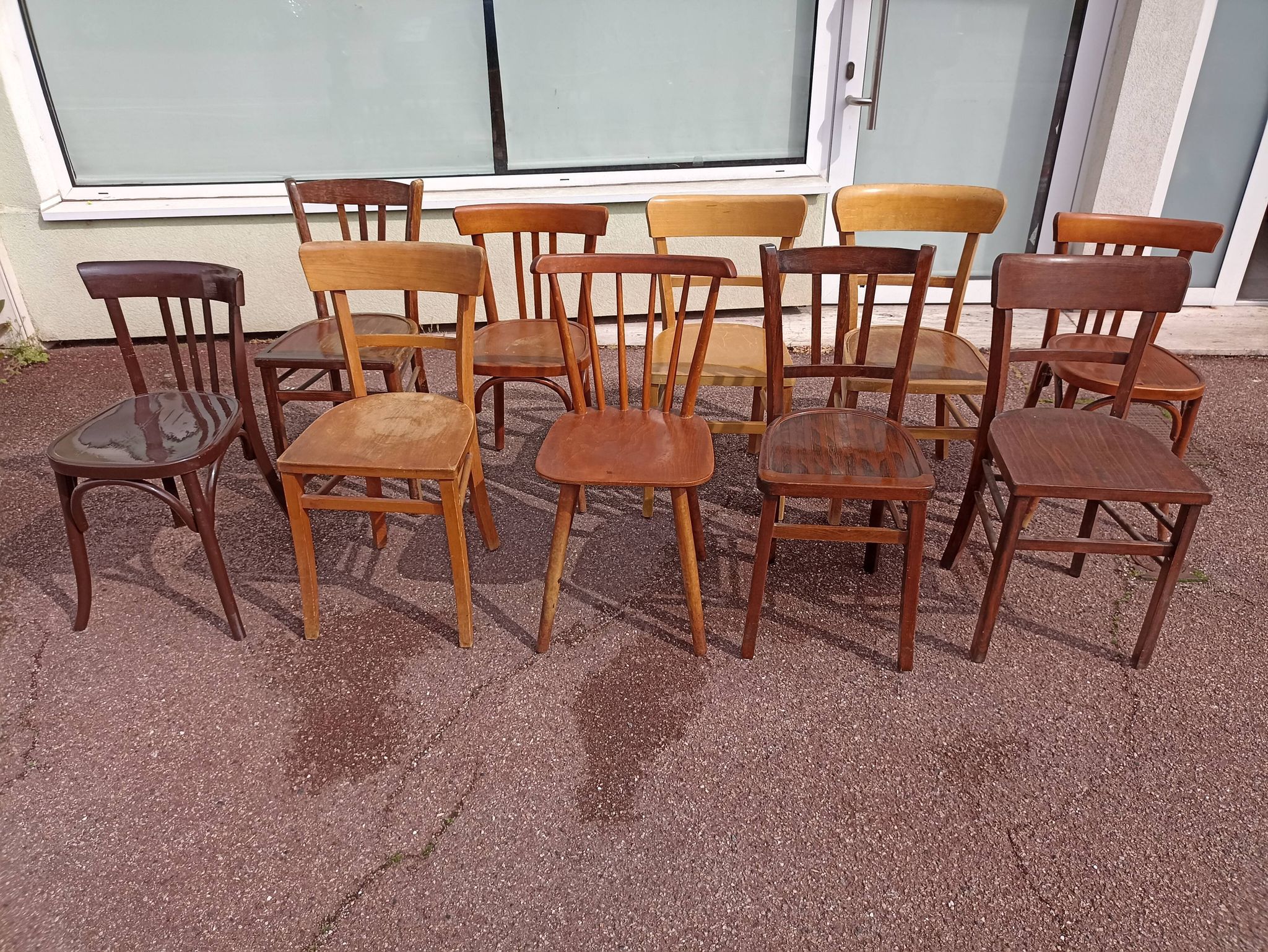 Set of 16 mismatched wooden bistro chairs - vintage - luterma