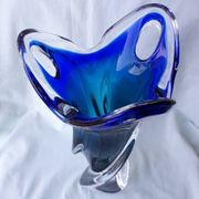Vase en verre bleu