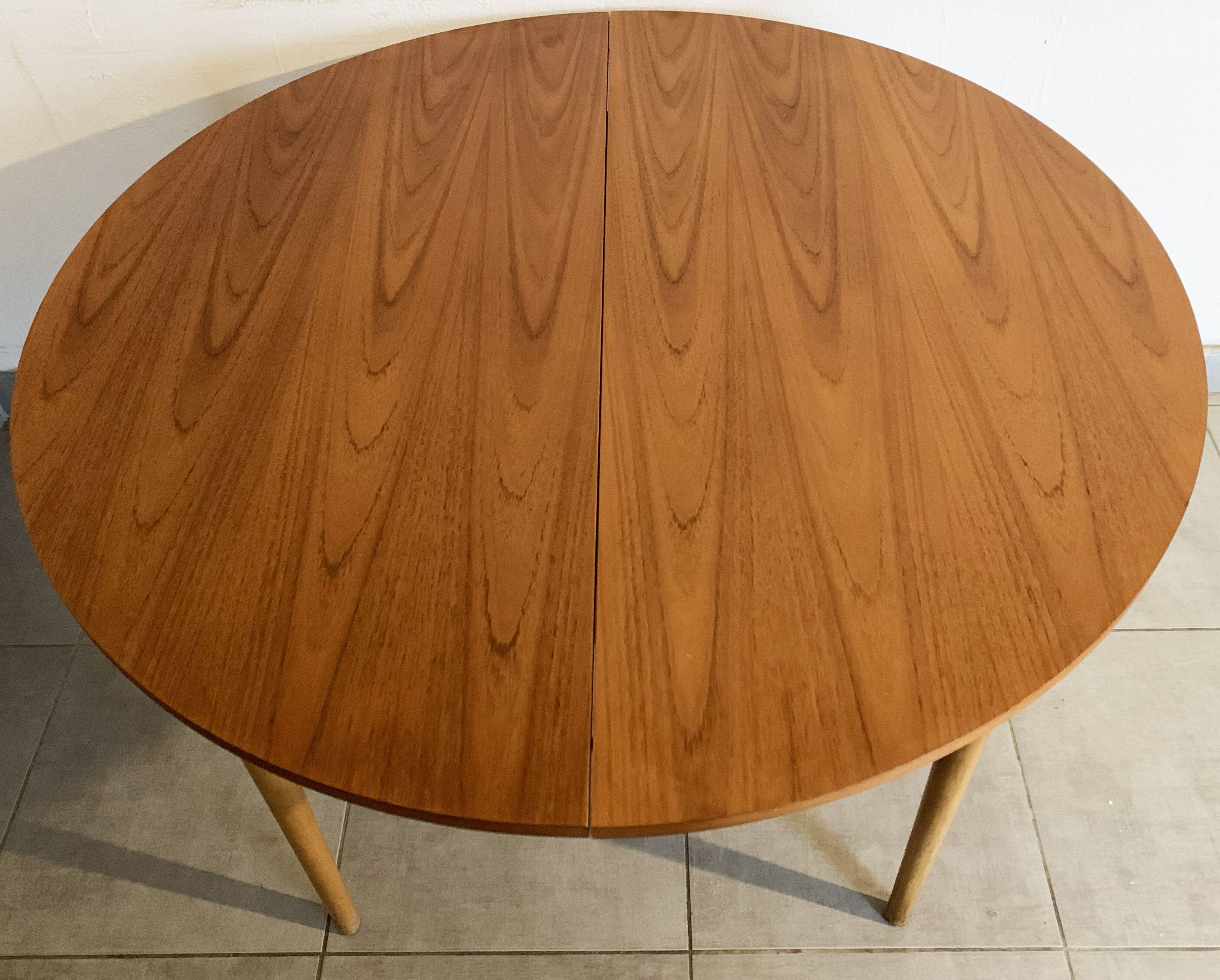 Table de repas scandinave en palissandre clair des années 60