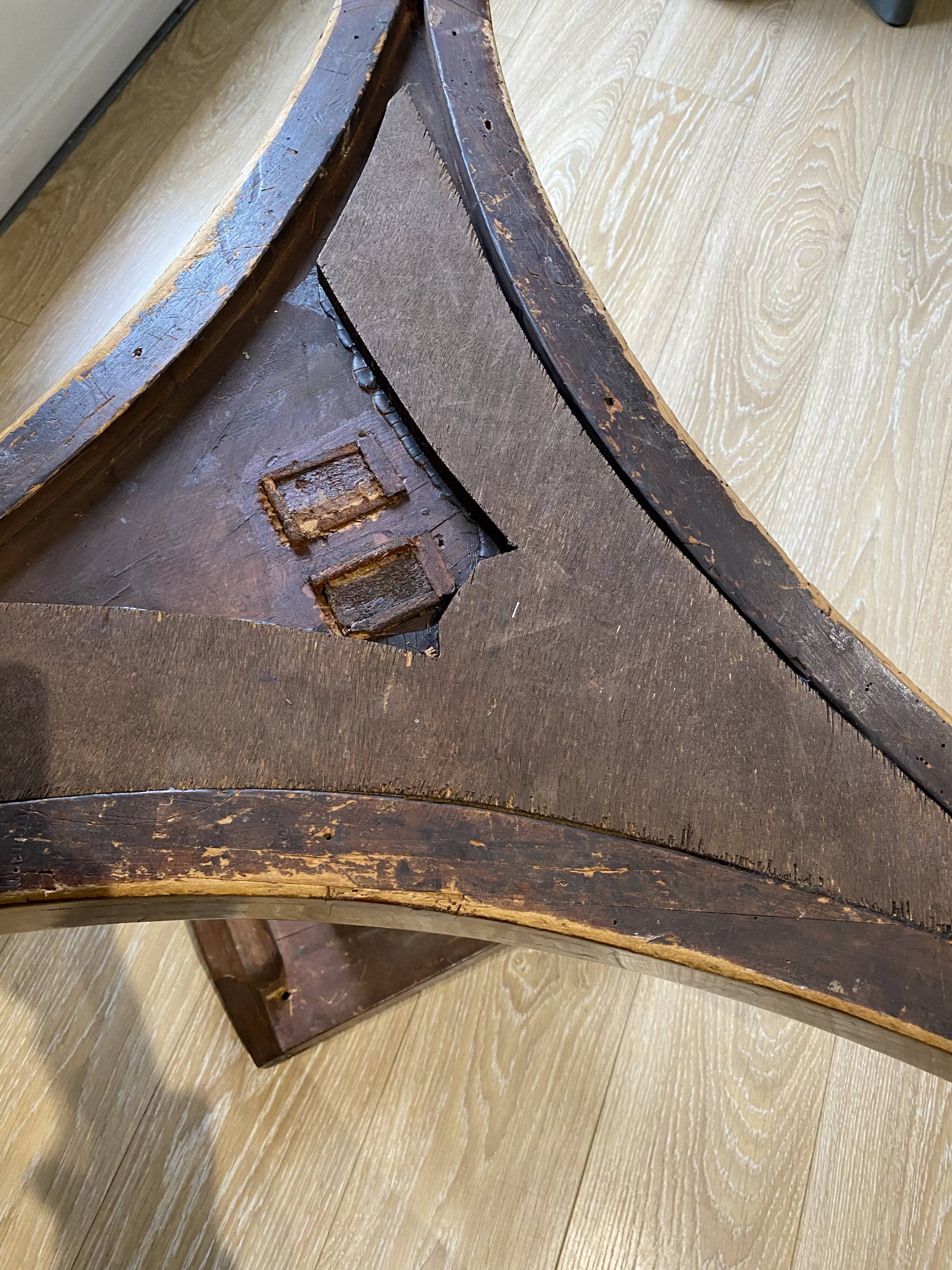 Dining table Empire nineteenth century