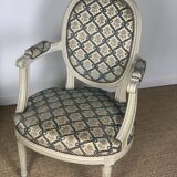 Paire de fauteuils médaillons Louis XVI