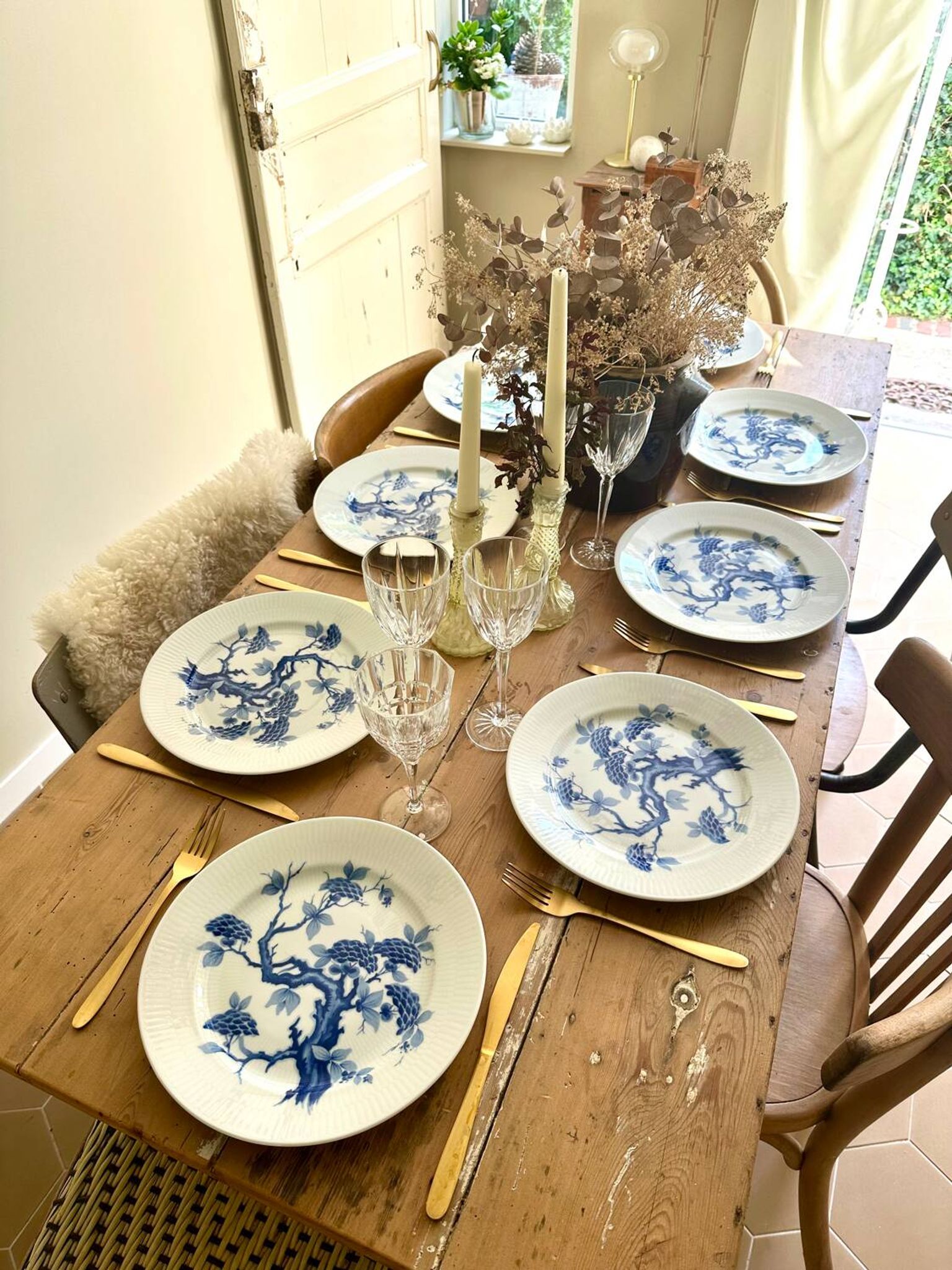 Set of eight German porcelain plates from the 1950s