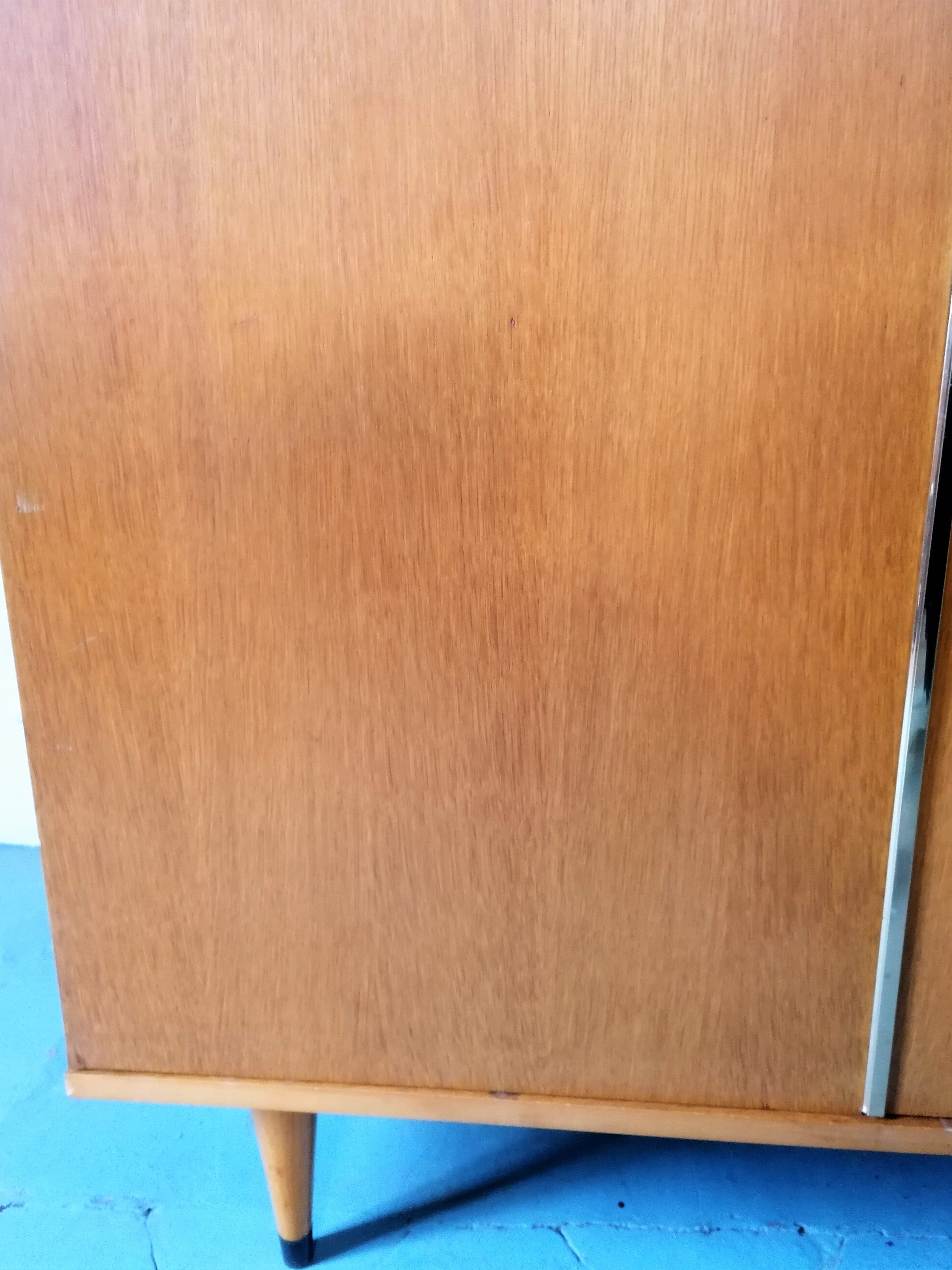 Armoire vintage