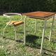 Fauteuil et bureau d’écolier