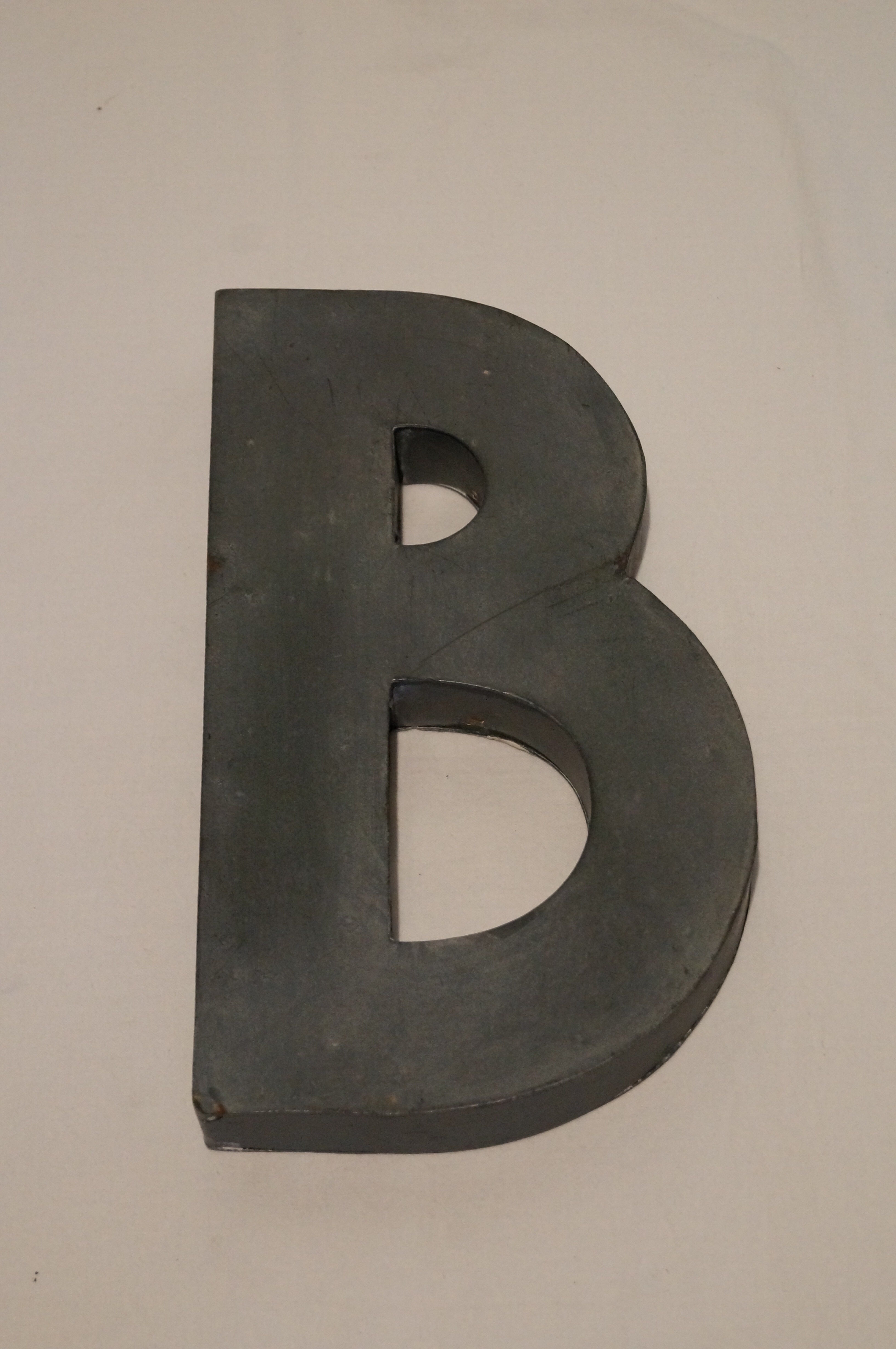 Lettre en zinc