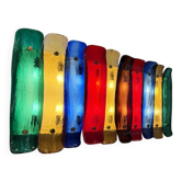 Applique murale en verre de Murano coloré, par J. T. Kalmar, Vienne, Autriche, années 1960. 10 plaques de verre à surface texturée, de couleurs variées avec des reflets irisés.