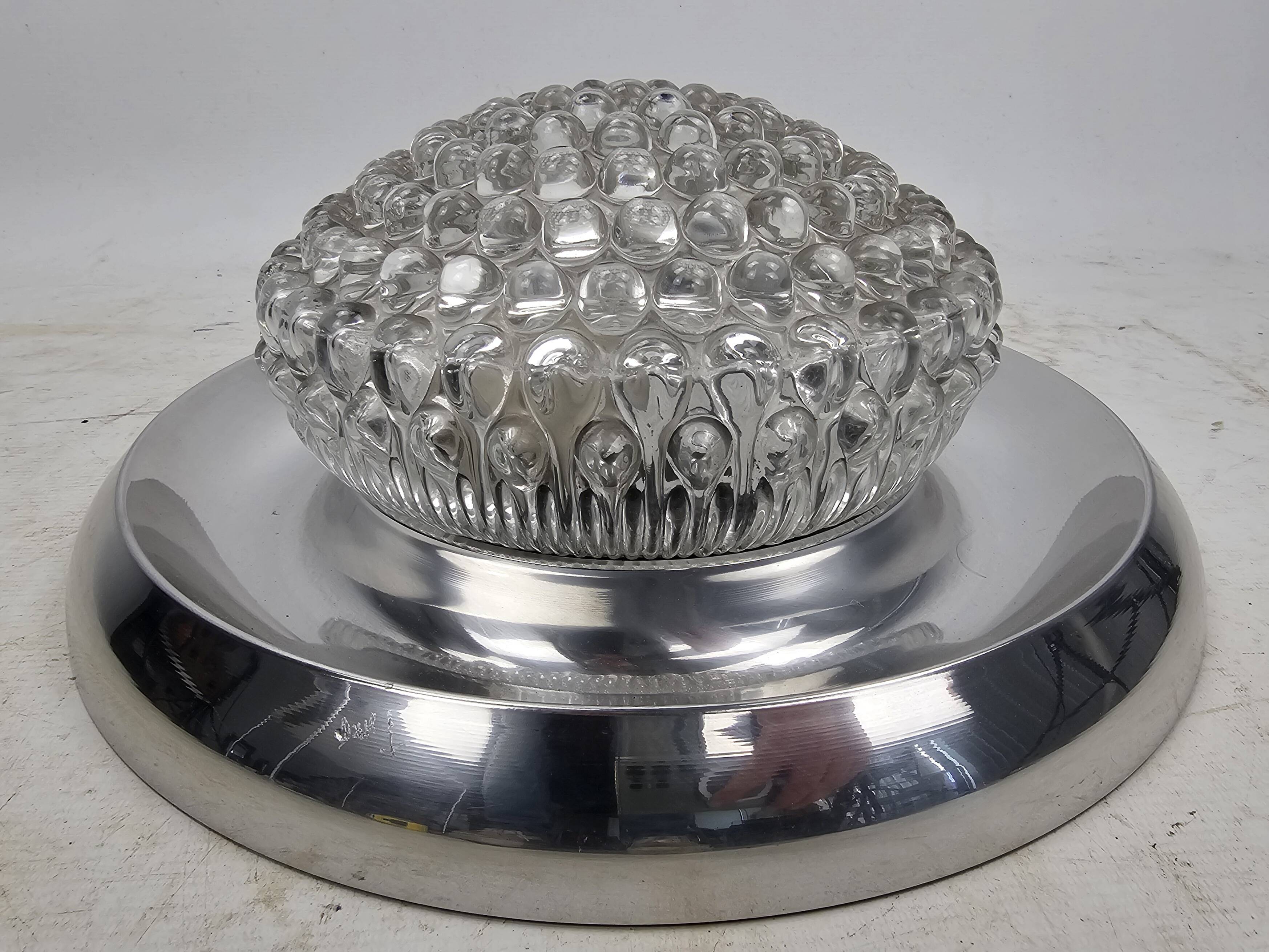 Plafonnier vintage, bague chromée et abat-jour en verre bullé