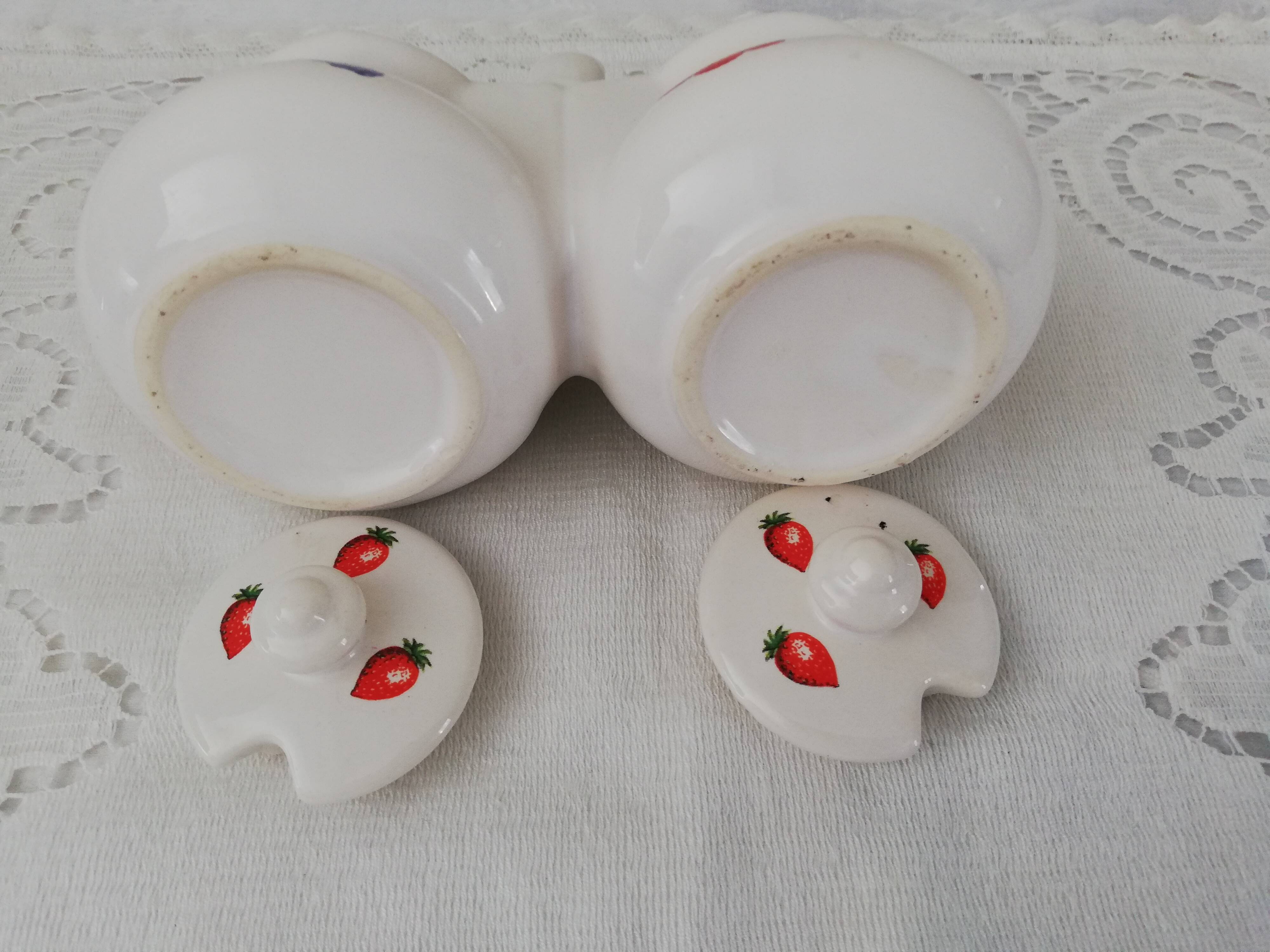 Set 3 large bowls and their sugar bowl, jam maker