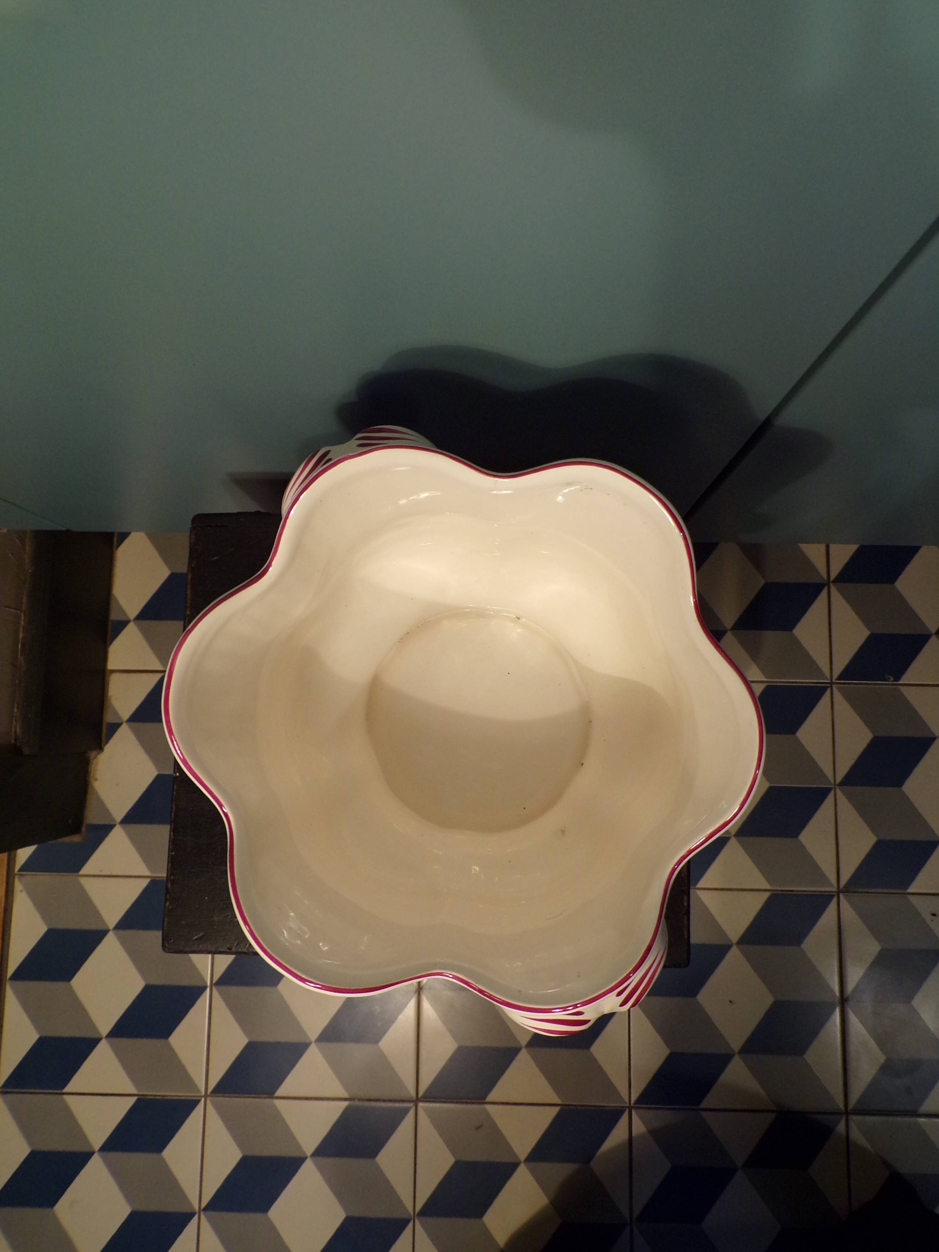 Lunéville Kg flowerpot with street lamp decor