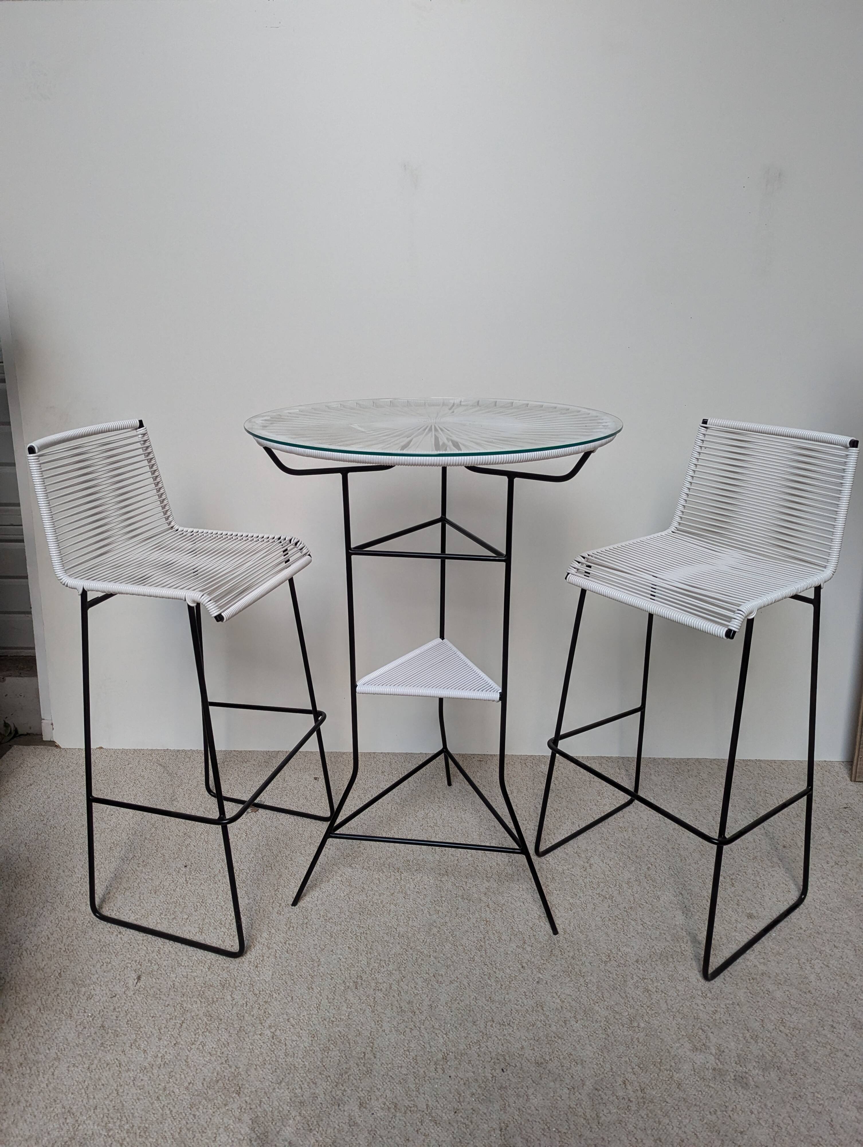 Table mange debout Tampico et 2 tabourets hauts Cenote BOQA