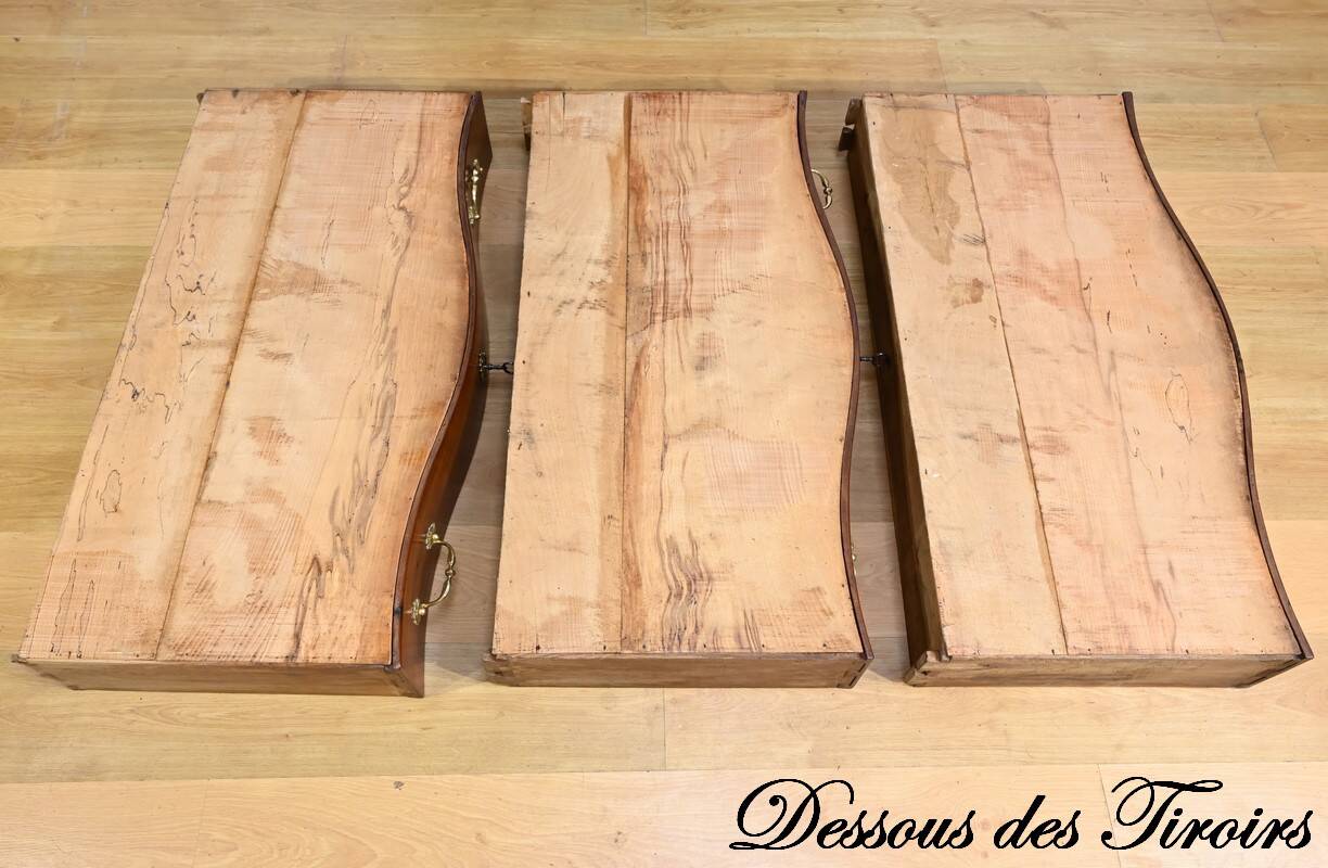 Nantes Commode from Port in Cuban Mahogany – 2nd part of the 18th century