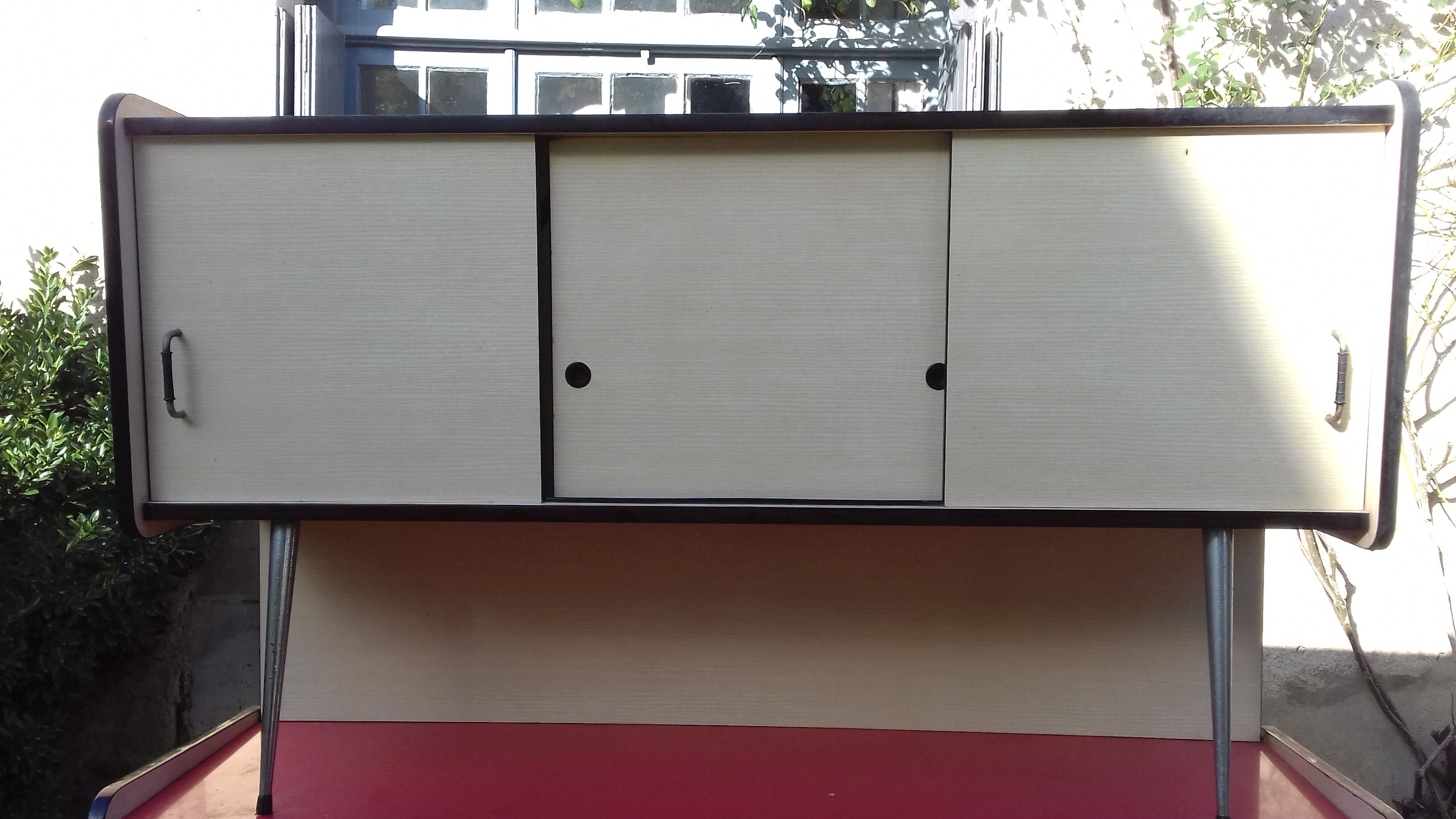 Formica kitchen buffet