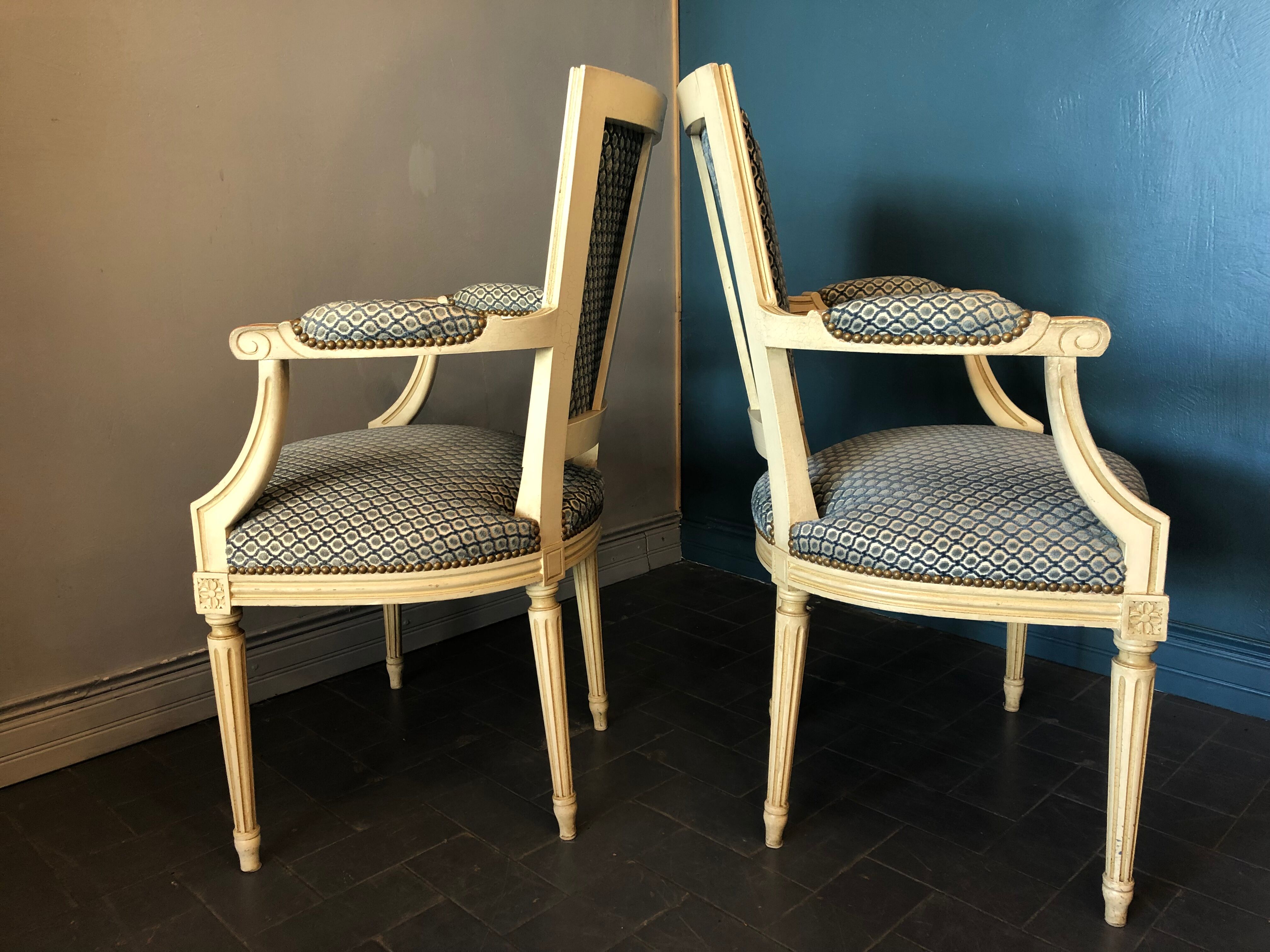 Duo de fauteuils anciens