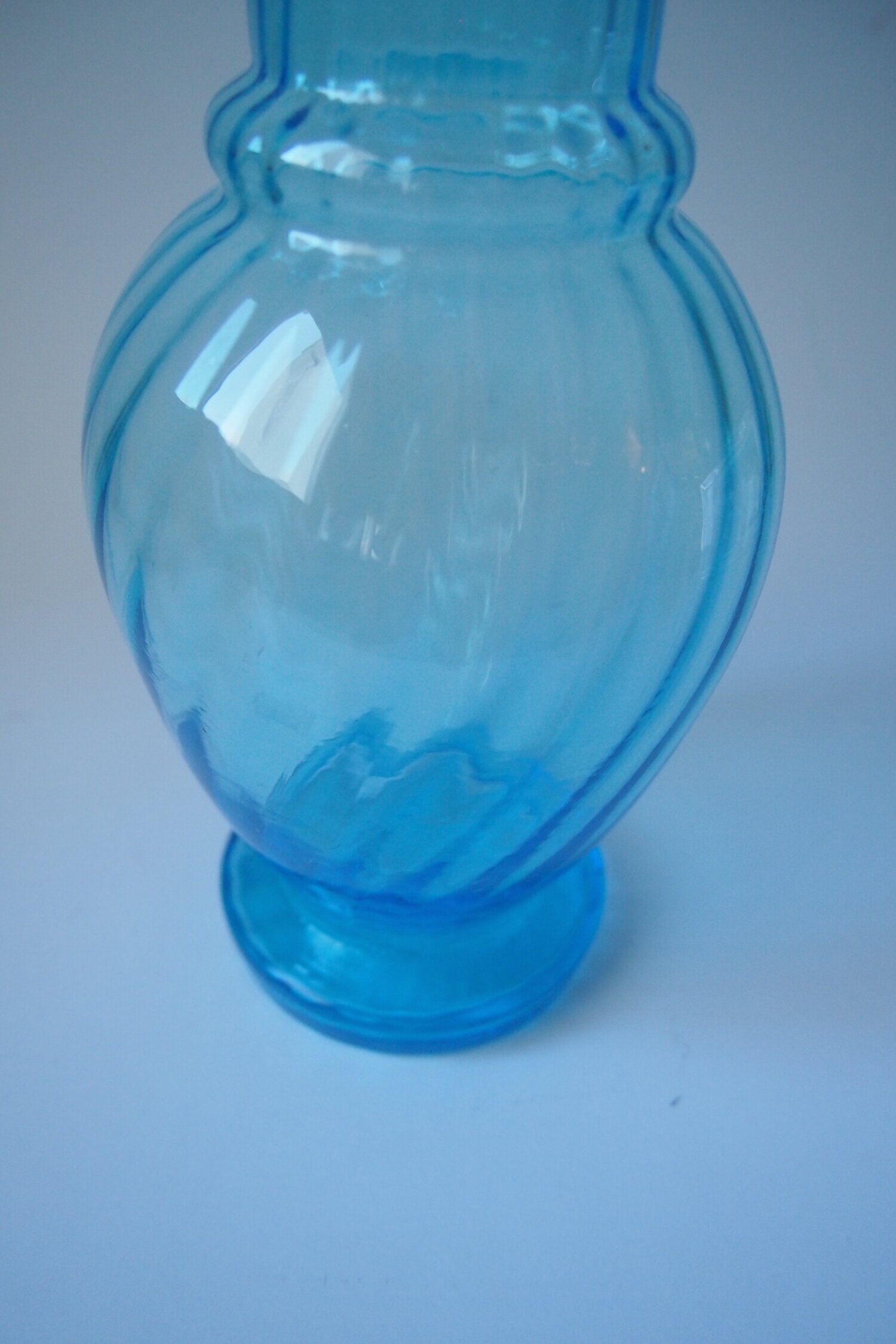 Blue vase with collar