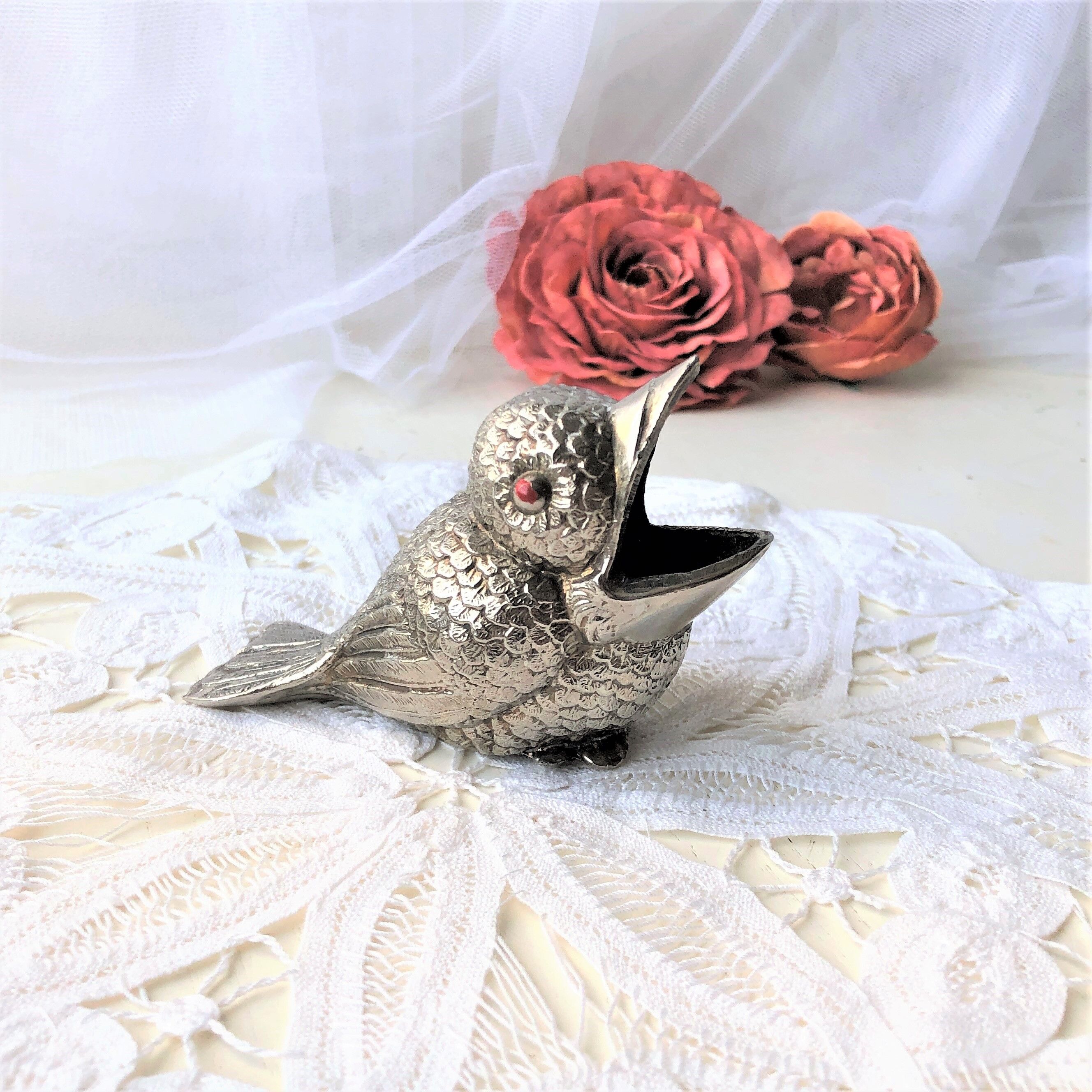 Figurine birds ashtray or pike holder