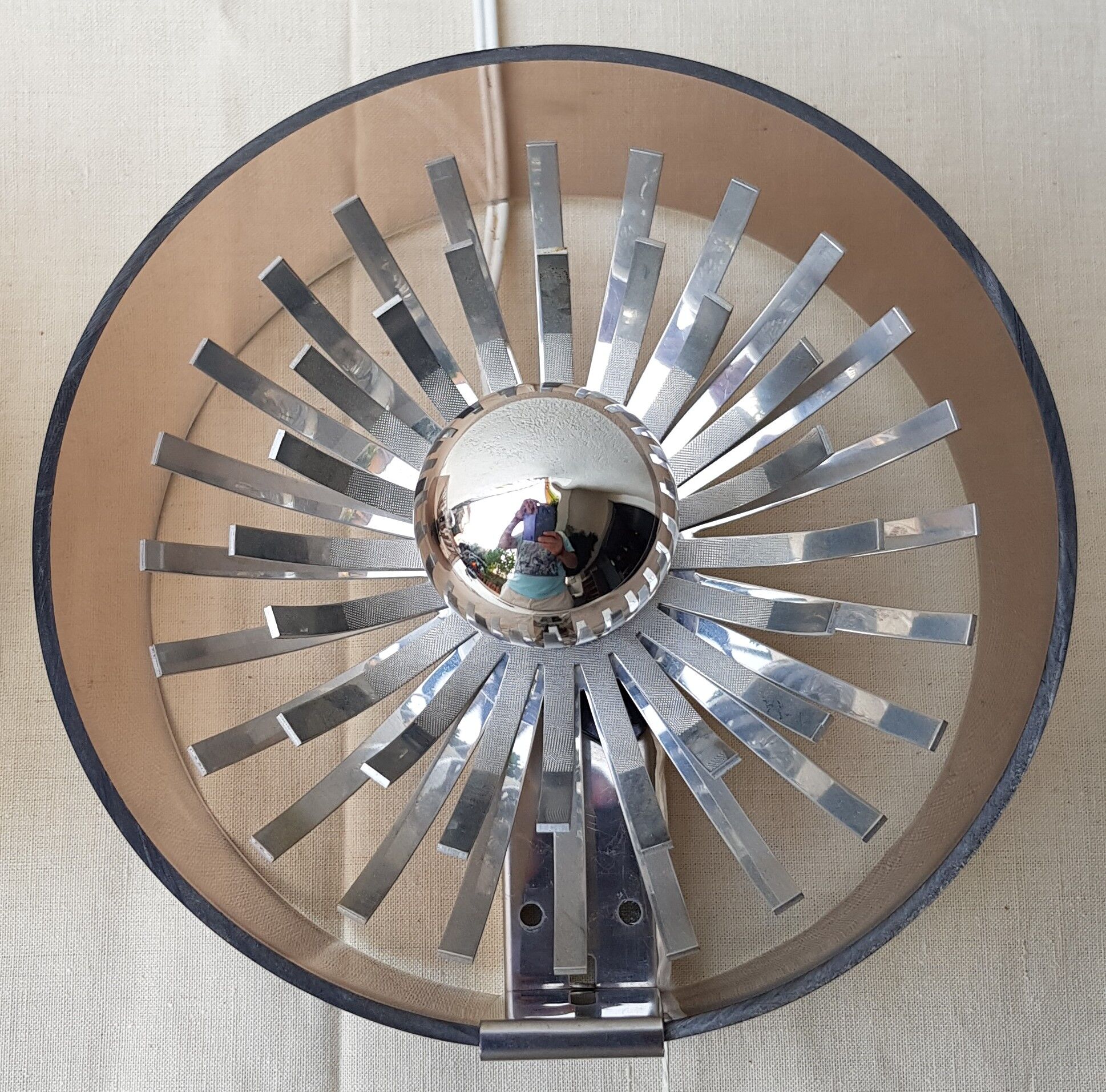 Plexiglas and flower metal wall lamp 70