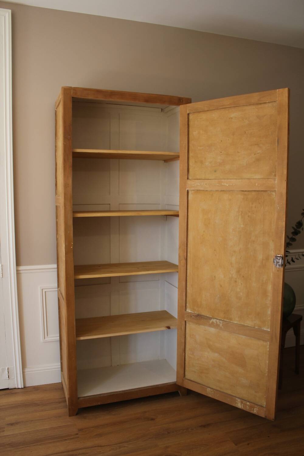 Bonnetière, Parisian wardrobe